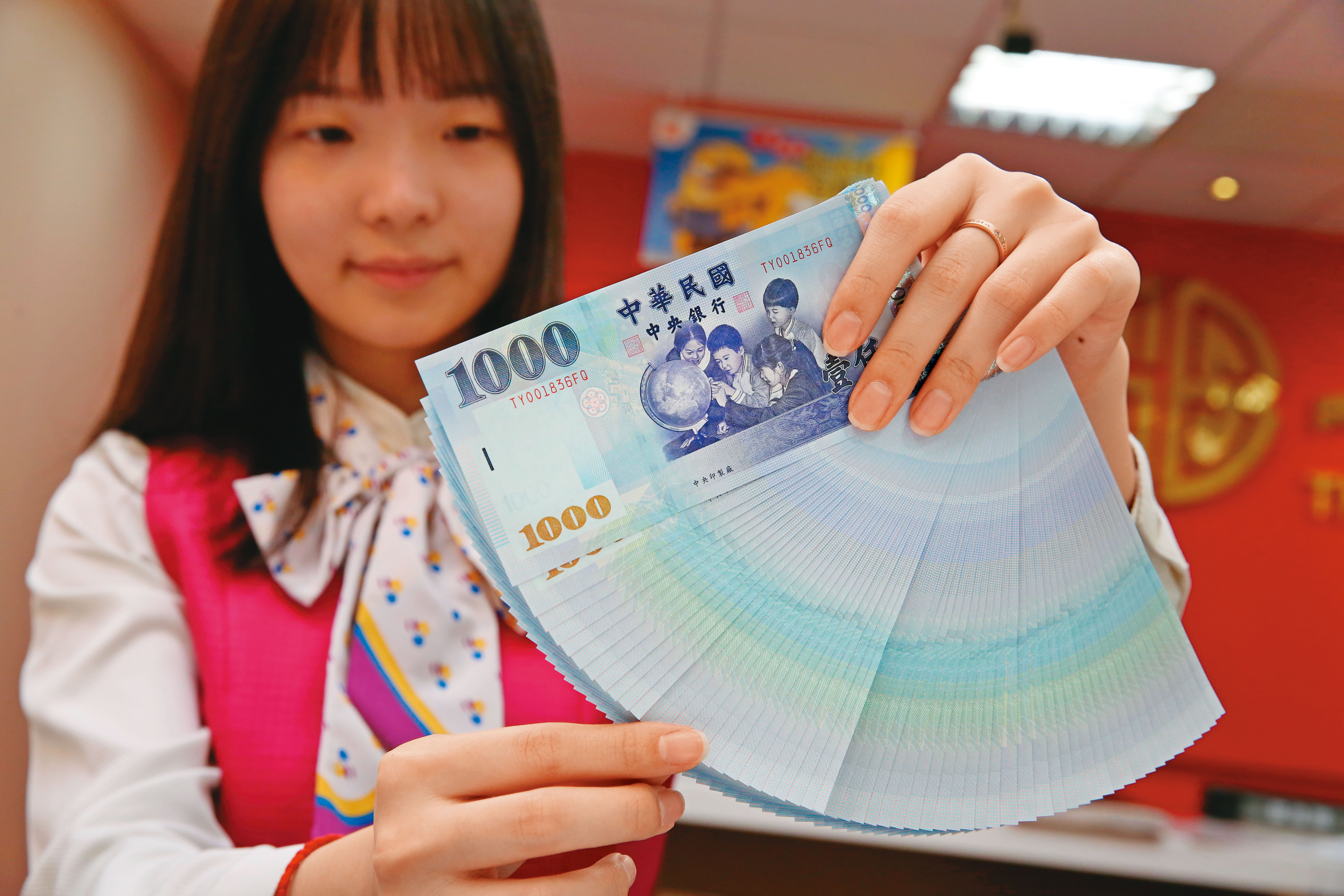 受升息浪潮與資金匯出影響，2022年新台幣走勢由升轉貶。