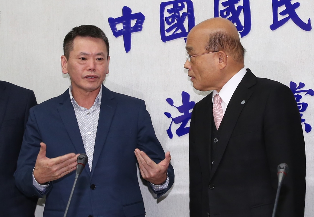 林為洲（左）告發蘇貞昌（右）造謠，卻因中正一分局移送少了一個步驟被法院裁定不受理。（本刊資料照）