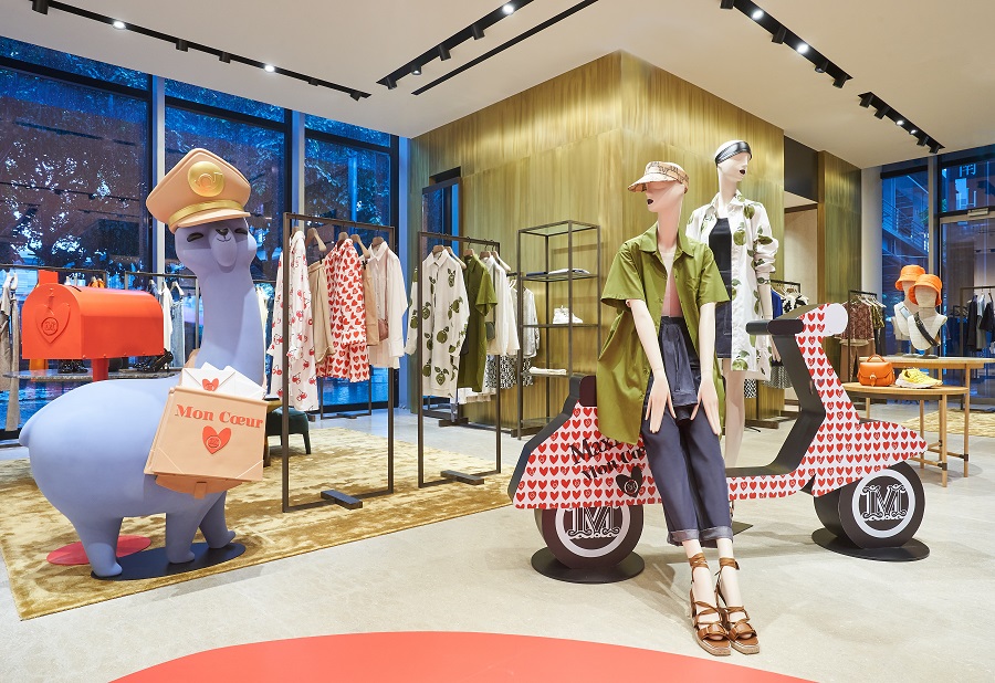 Max Mara Mon Coeur系列已於微風南山形象旗艦店快閃登場。（華敦提供）