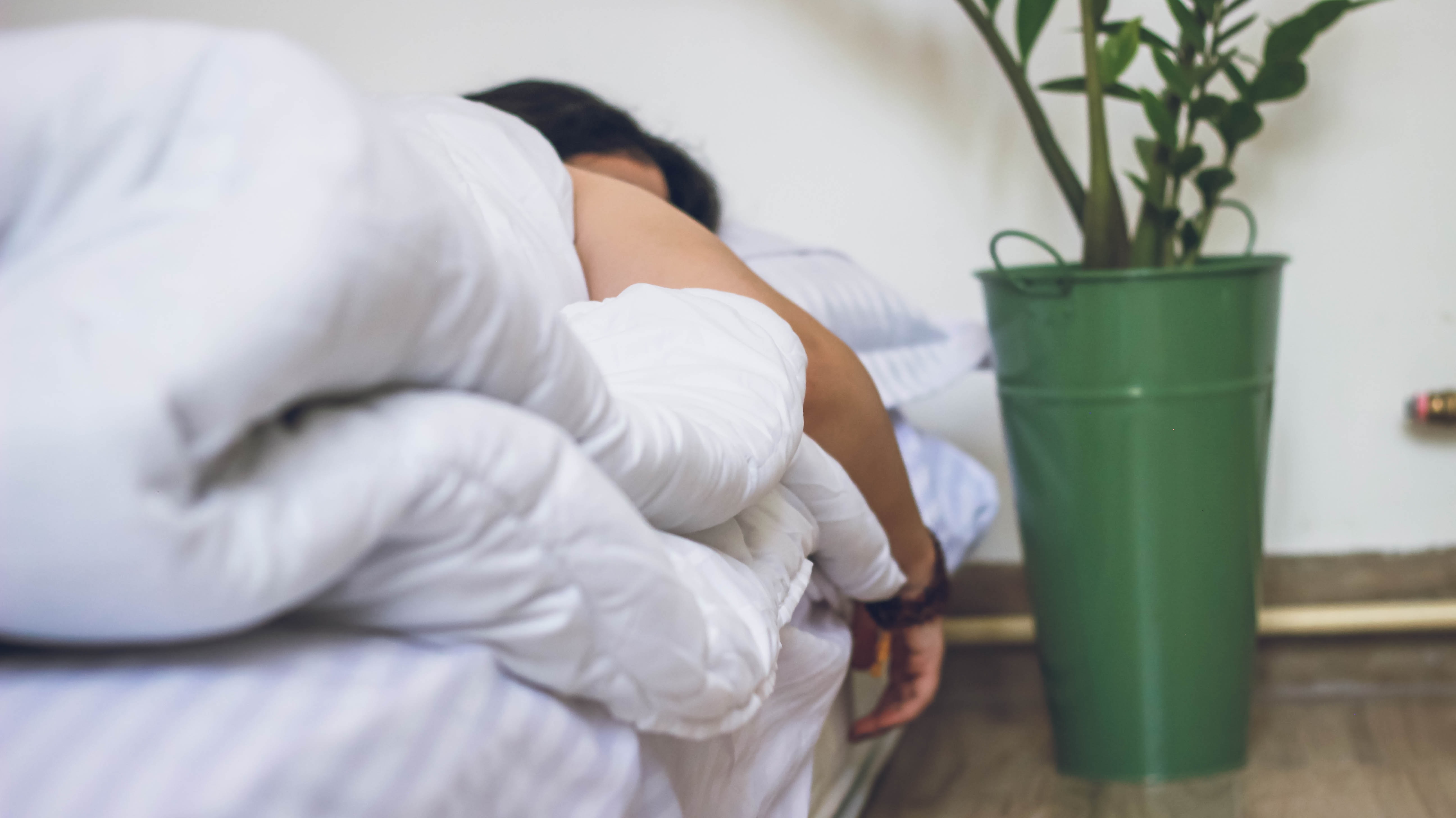 嚴重後遺症讓許多人臥床不起,劇烈影響工作和生活。(示意圖Unsplash)