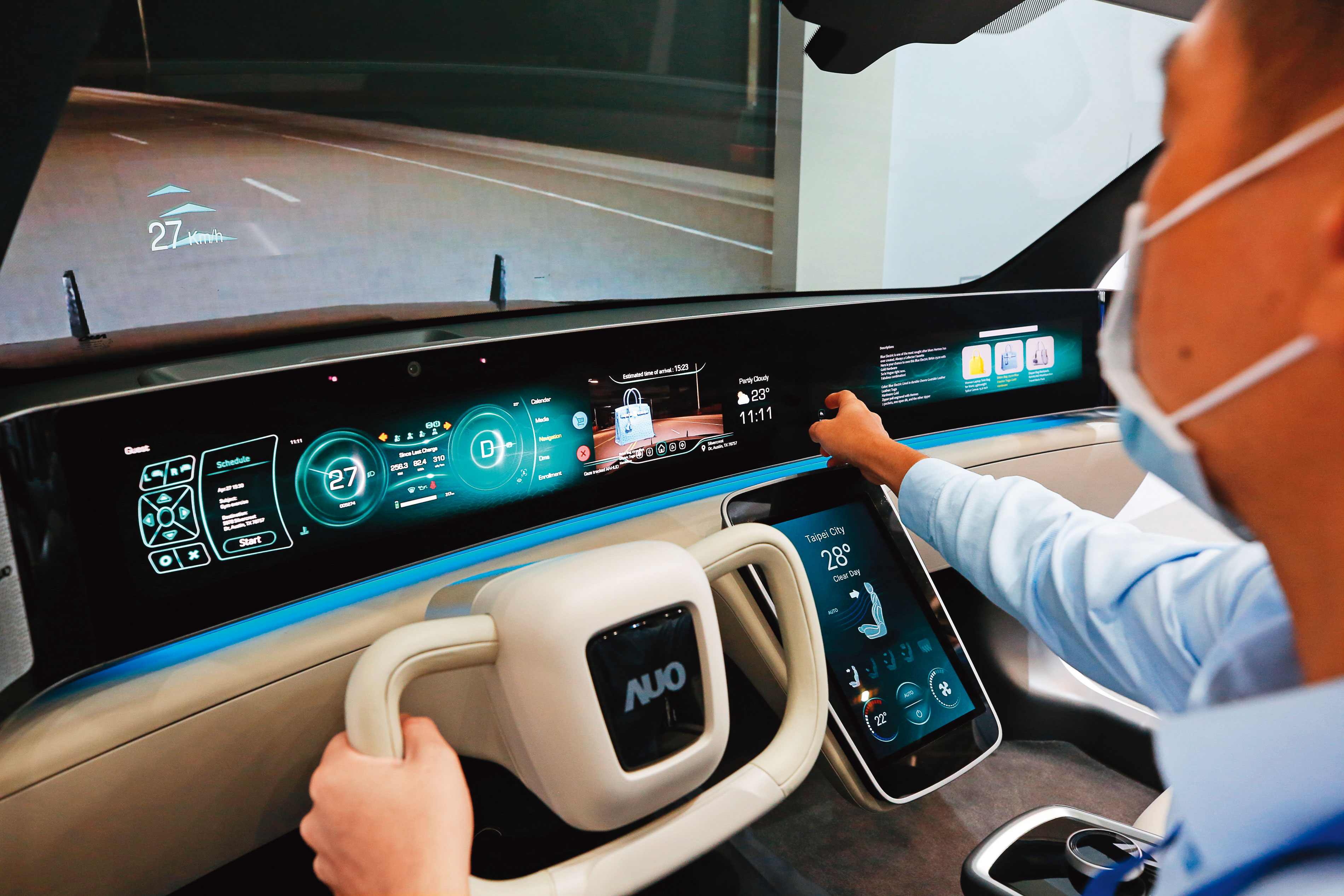 Micro LED的可彎折、高亮度的特性，頗適用於各種顯示應用、場域，車用面板就是其中之一。