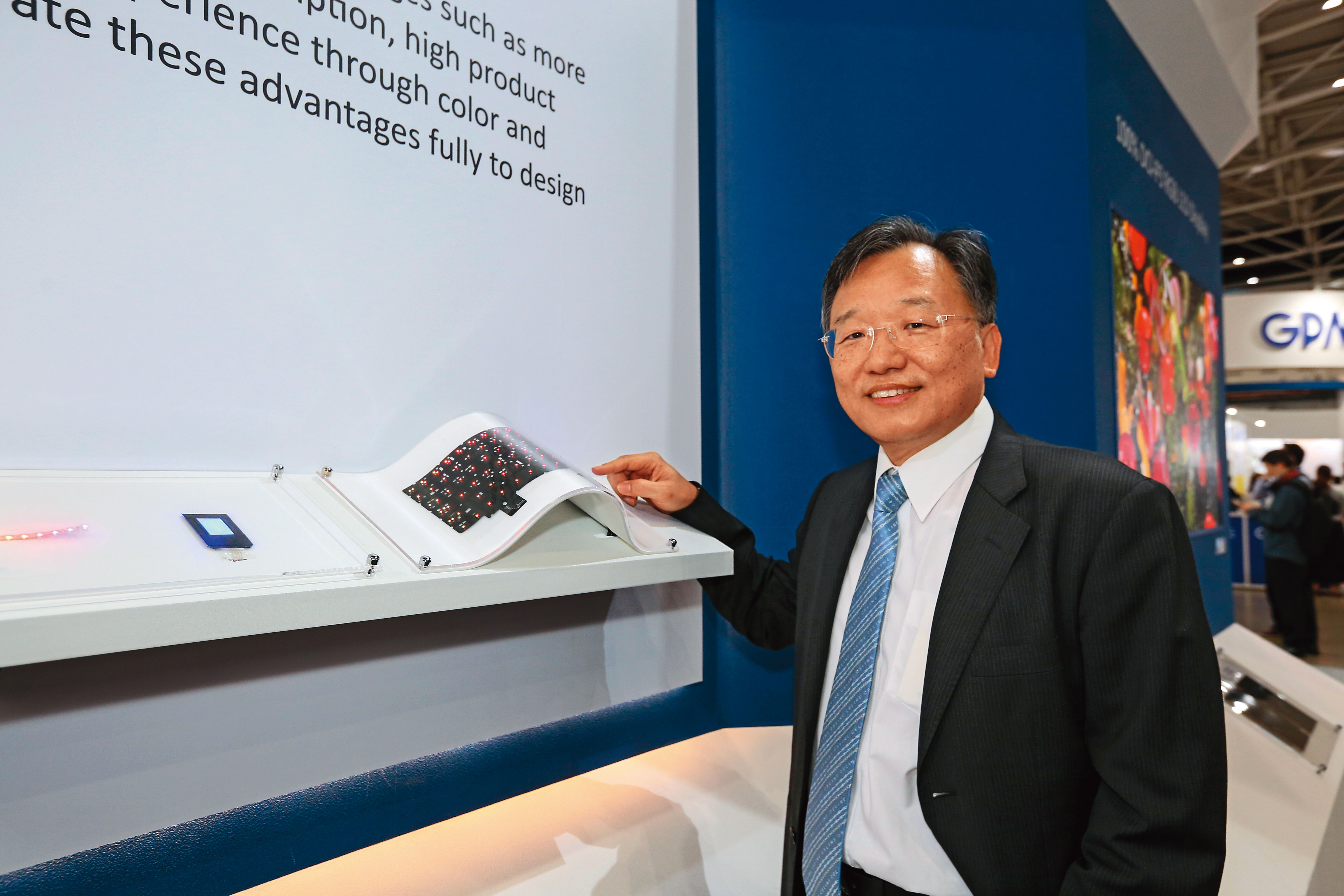 集晶電、隆達、晶成3大事業體於一身的富采，堪稱是目前完整掌握Micro LED上下游供應鏈的關鍵廠商。圖為富采董事長李秉傑。