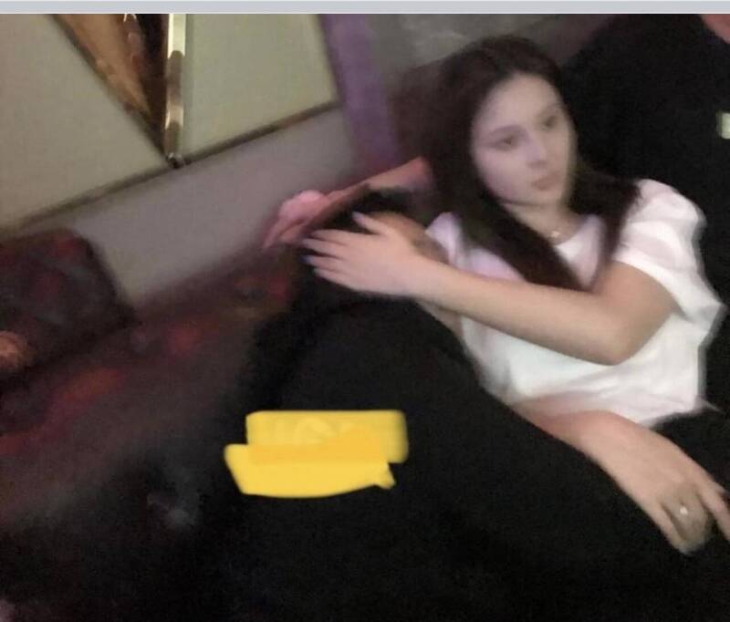 汪小菲與張穎穎的親暱照片流出，而且當時他還沒離婚。（翻攝葛斯齊臉書）