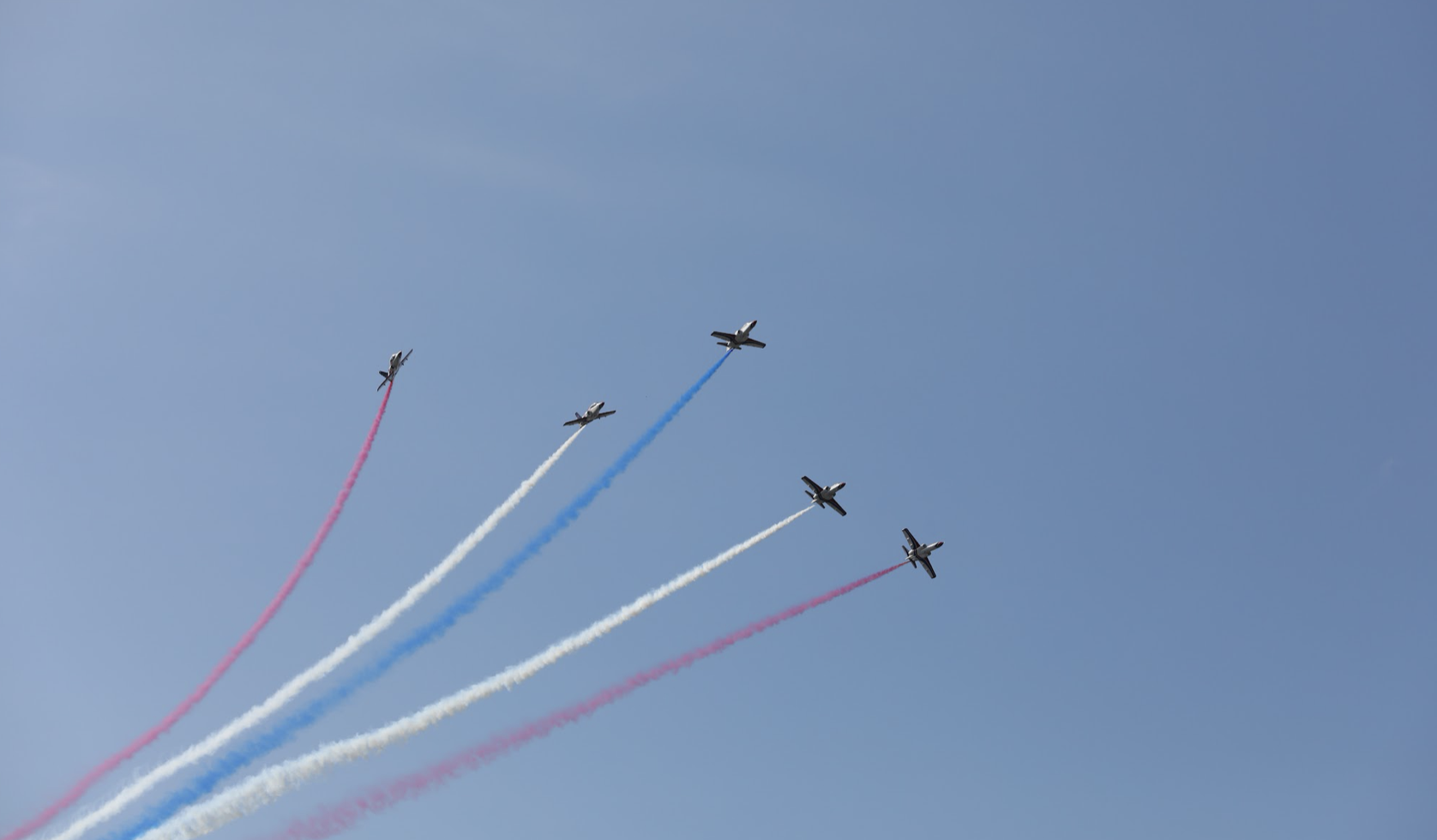 一架AT-3教練機於8點3分起飛，卻於8點8分光點於大岡山仁德田厝里消失。（資料照，非當事飛機）