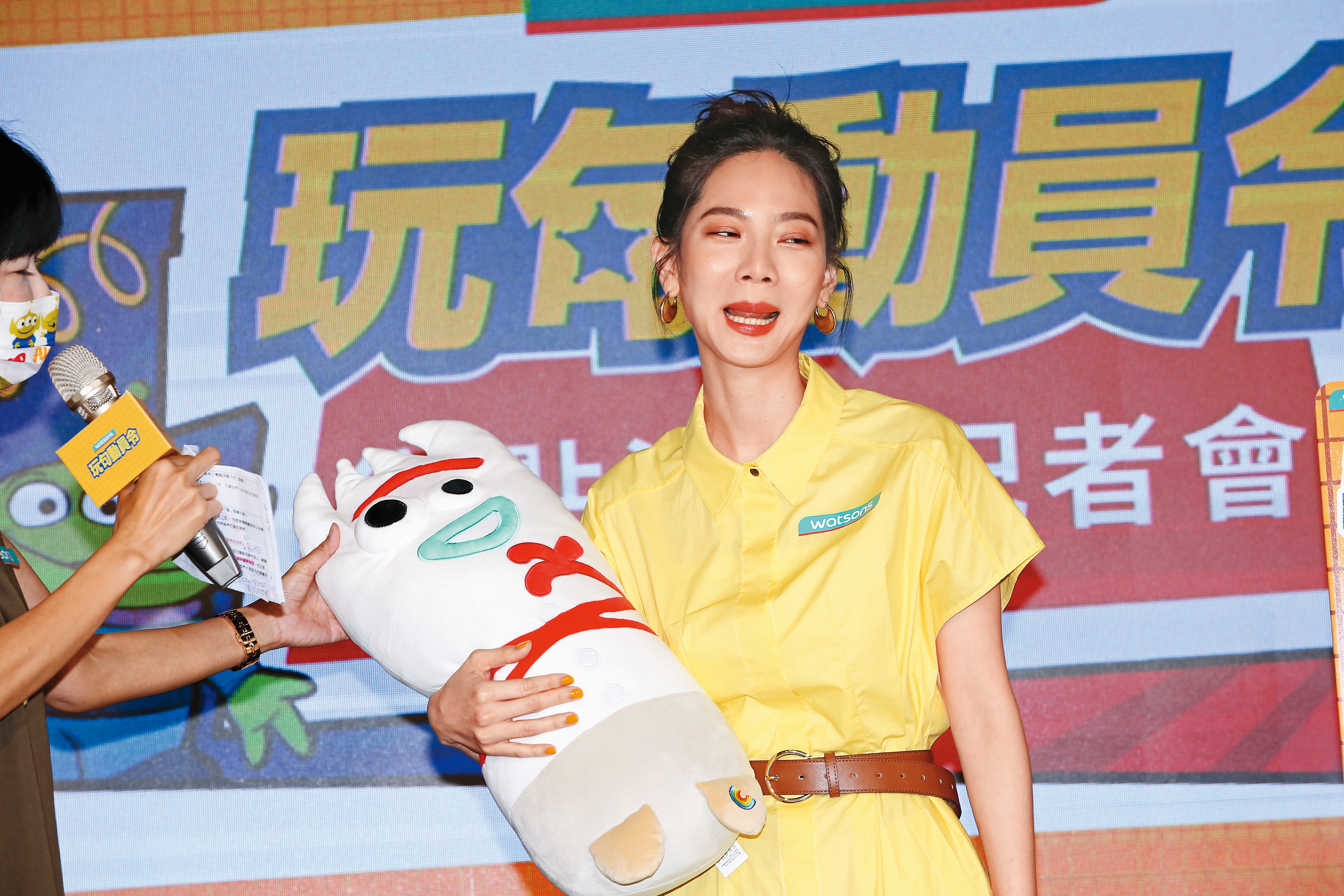 曾之喬與老公分居兩地，J個抱枕…真是相見恨晚吶吶吶～（捶心肝）（「類姐夫」您好～）