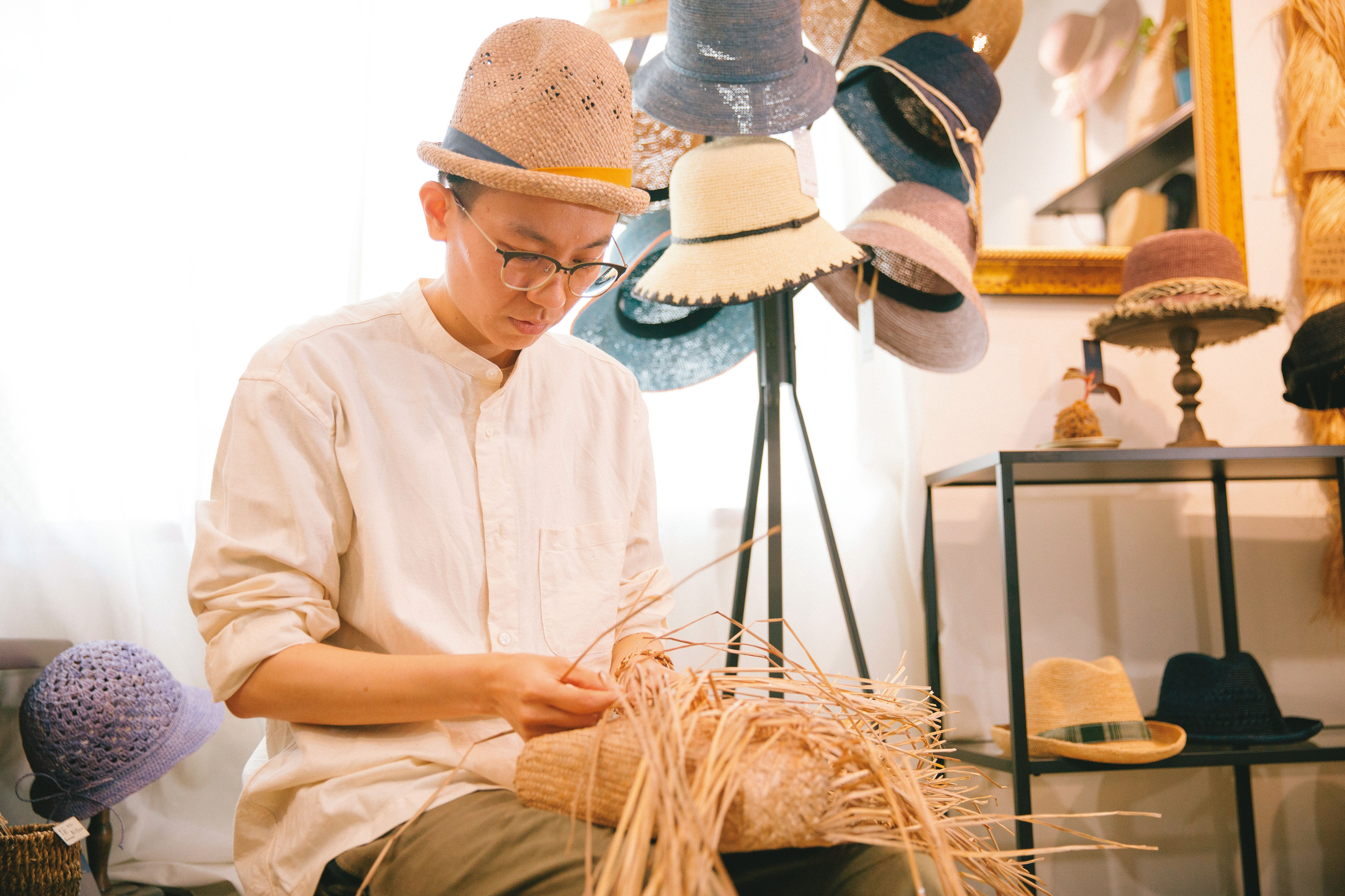 溪泉 Si Cyuan創辦人郭佳琳發揮創意，接下家鄉大甲的編織家業，將藺草文化傳承下去。