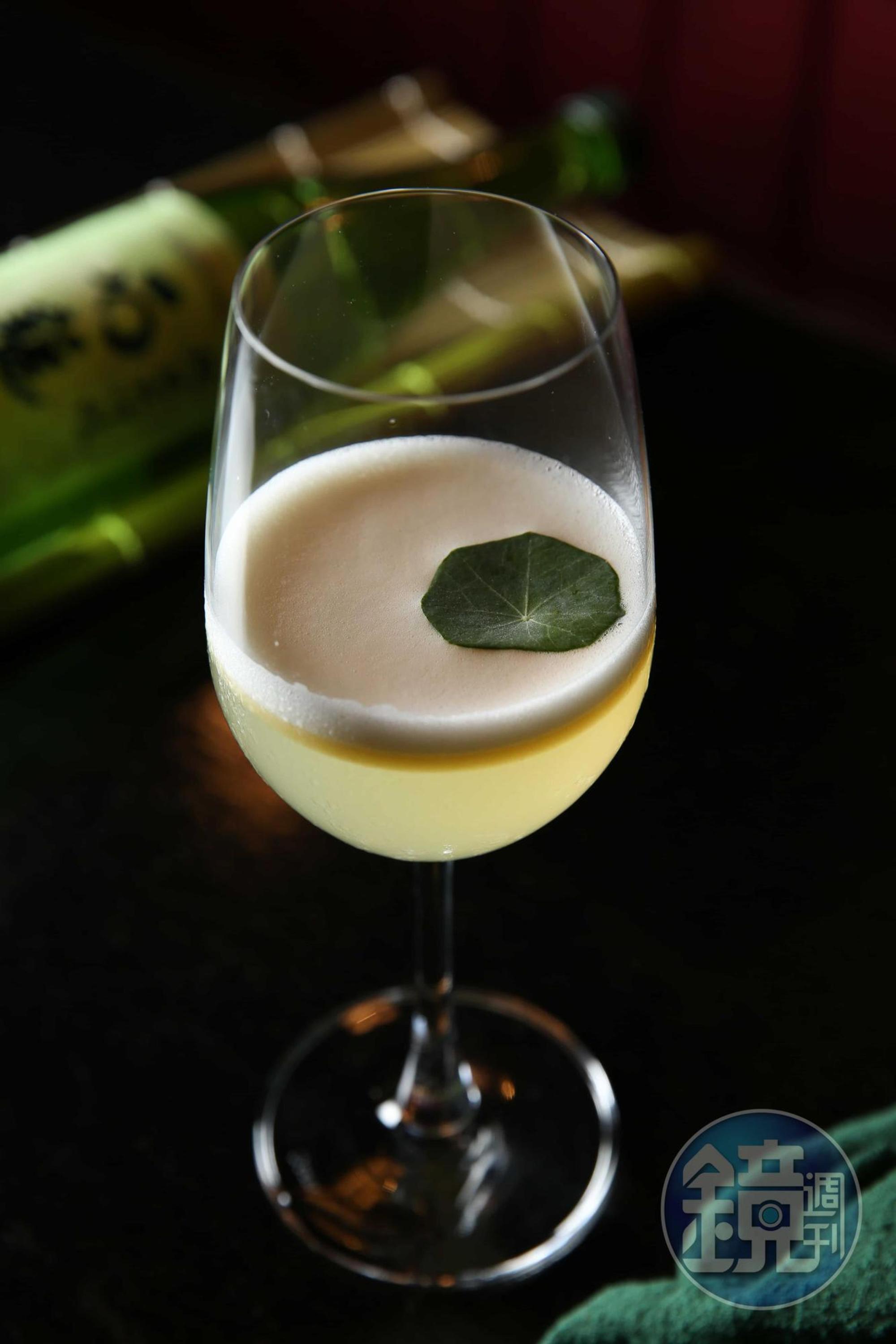 「Public 3」融合「丘香Sake Bar」的選酒，口感飽滿厚實，屬耐喝型調酒。（400元／杯）