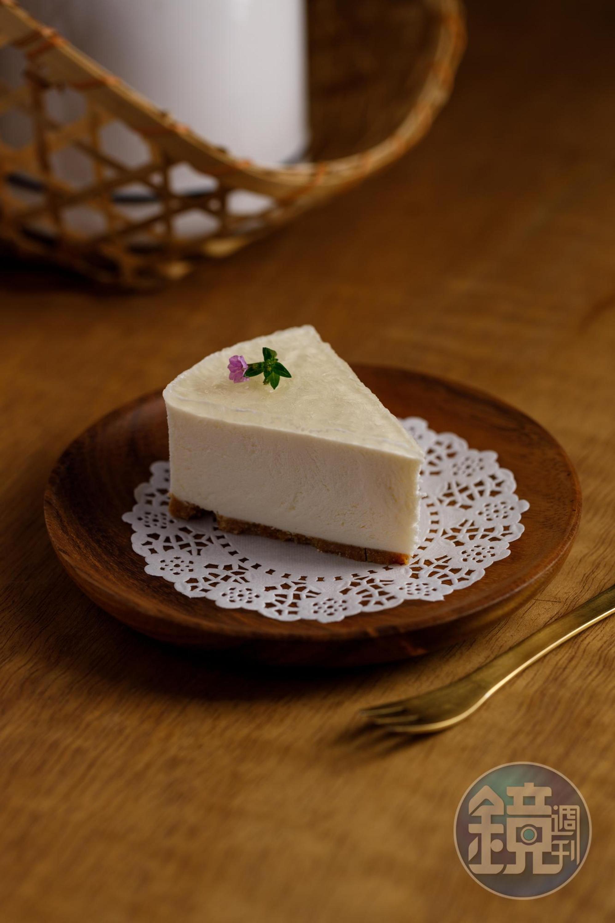 酸甜爽口的「青檸蜜香生乳酪」,散發檸檬清香。(110元/份)