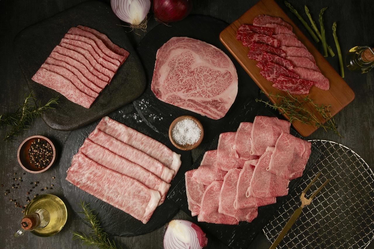 為挺防疫,乾杯超市還推出限時限量的「和牛福袋」,主打「澳洲和牛8-9級肋眼牛排」與「日本和牛特選牛排」兩款頂級和牛牛排。(4,288元/份,乾杯提供)
