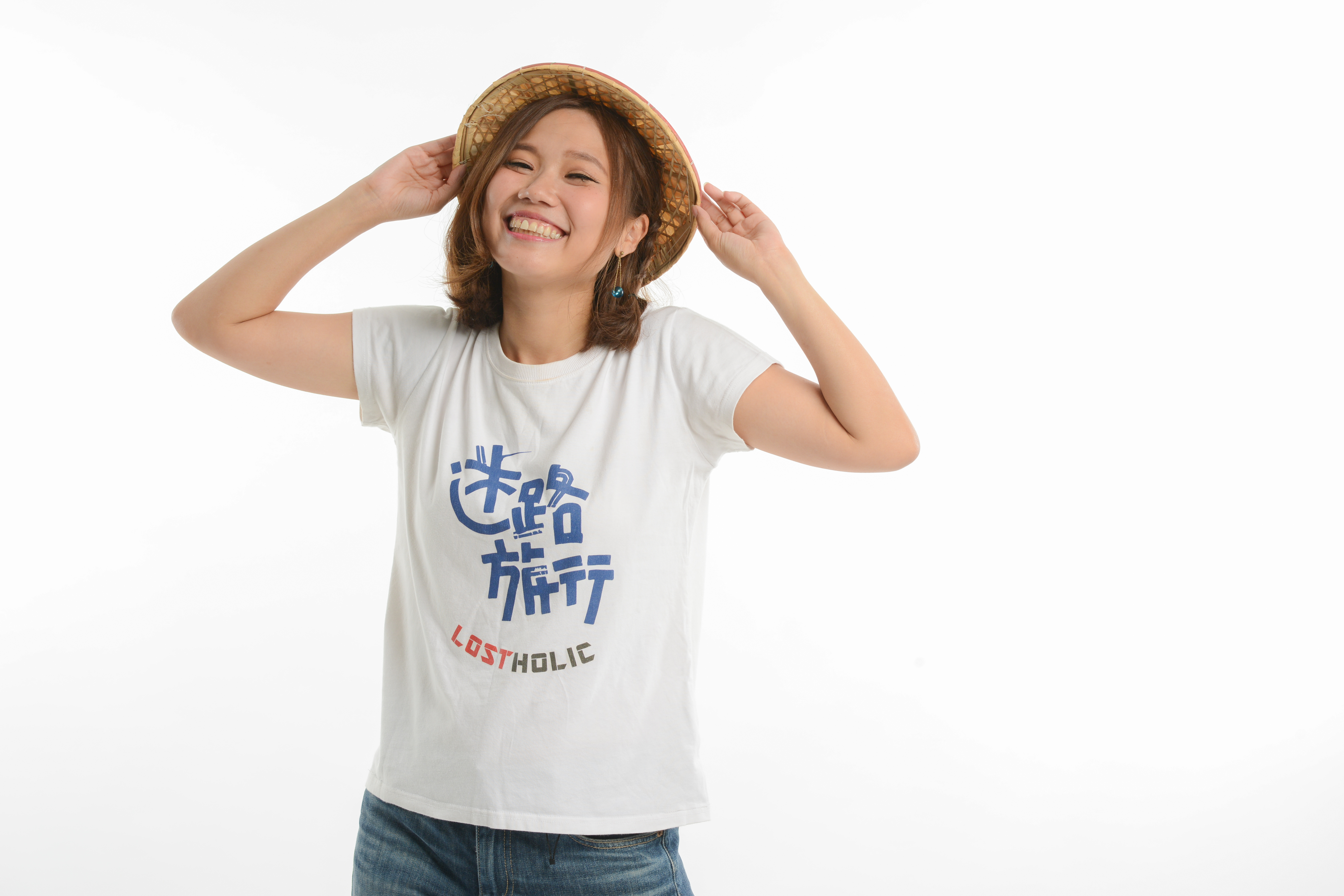 活躍於主持界的中英雙語主持人屠潔擔綱主持《不正經挑戰賽》。(17LIVE提供)