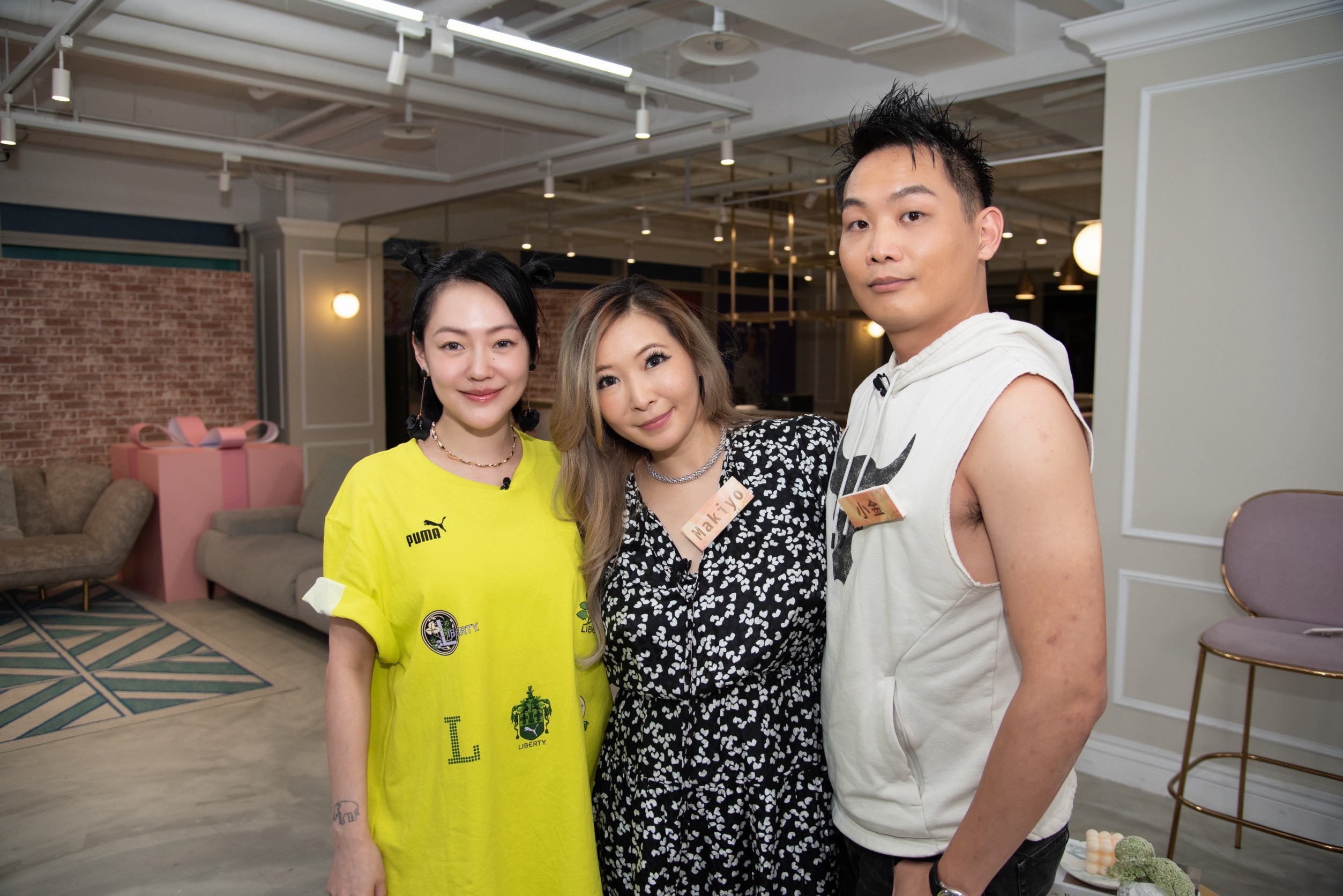 Makiyo與老公上小S主持的節目錄影。（東森提供）