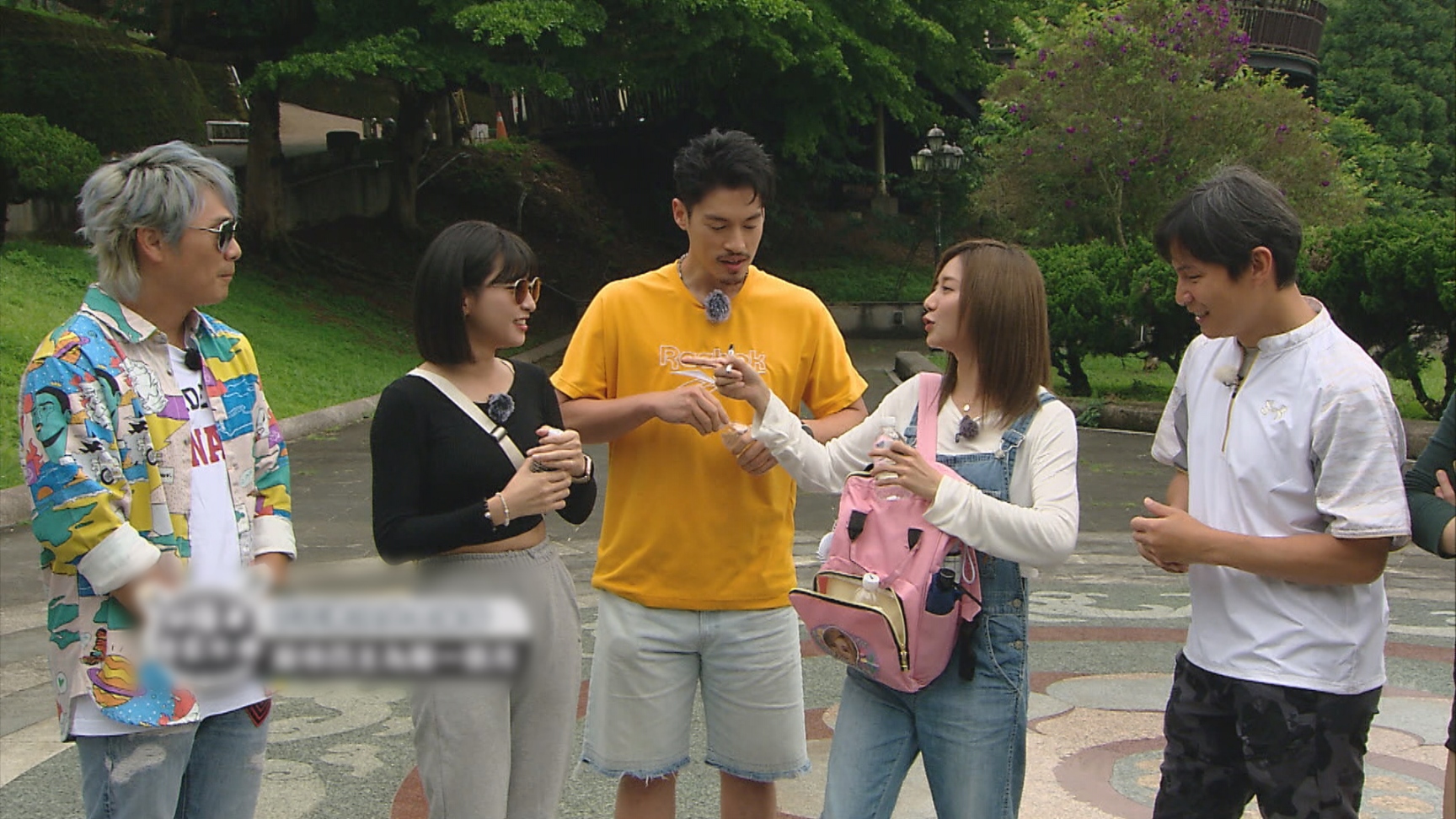 蔡黃汝錄影成輸家當場從主持人變成保母。（中視提供）