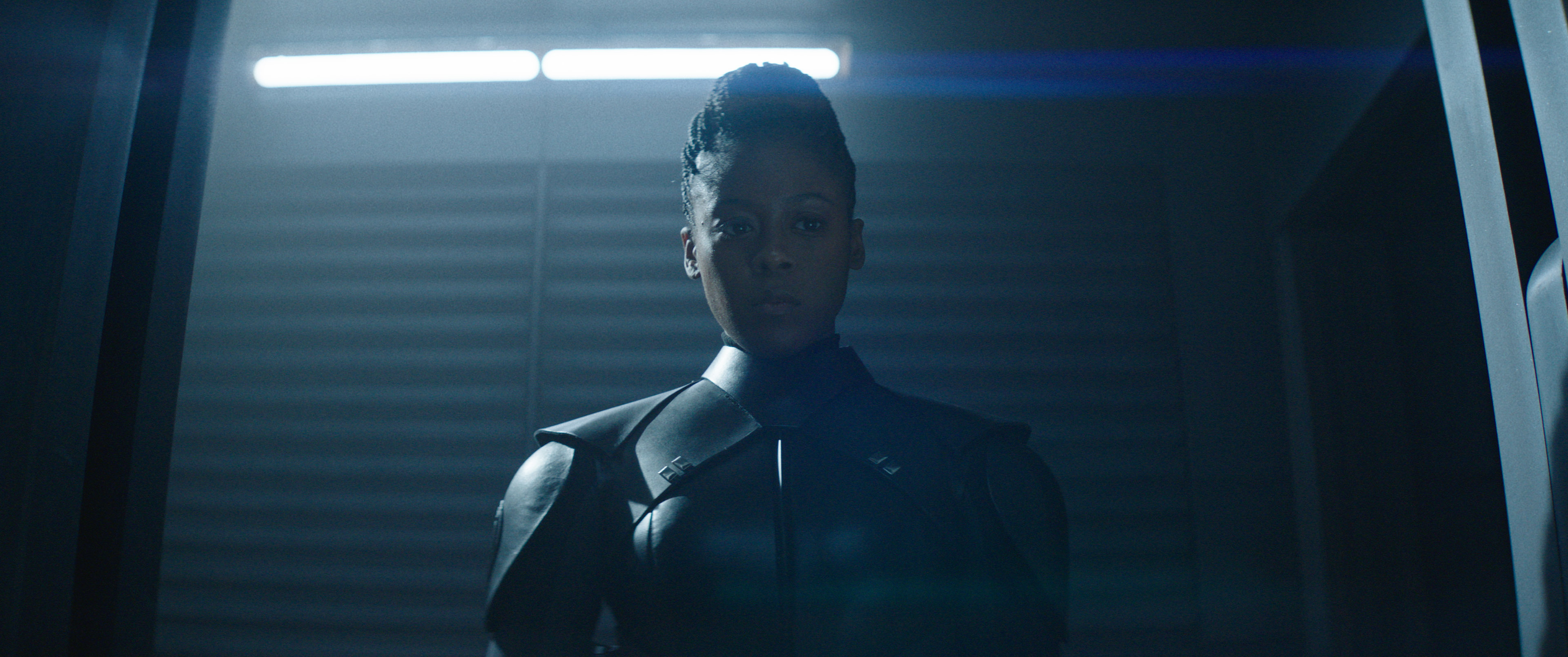 黑人女星摩西英格拉姆表示收到許多惡意的私訊咒罵，點出了《星際大戰》的粉絲似乎成了種族歧視的溫床。（Disney+提供）