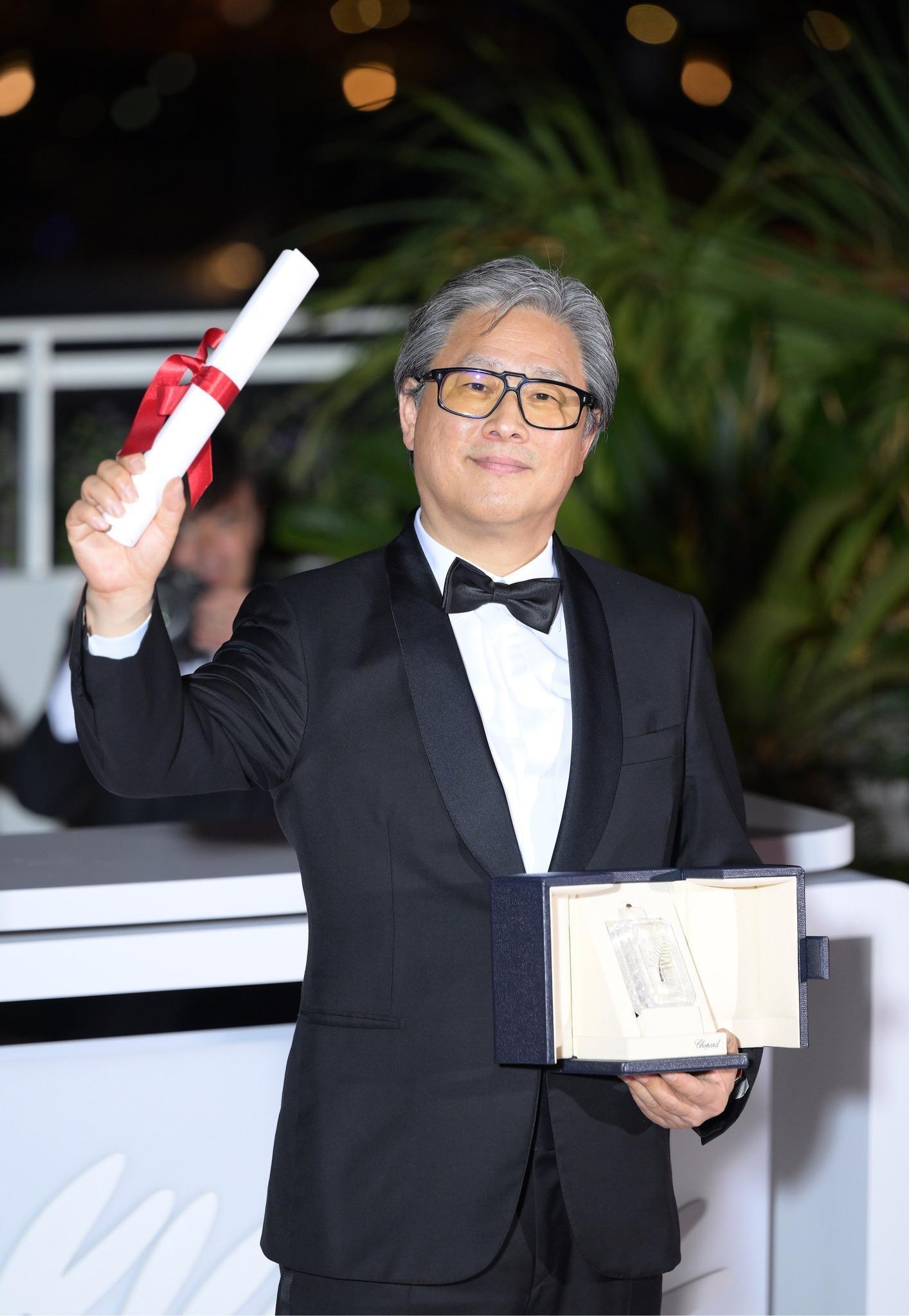 朴贊郁導演獲第58屆坎城影展最佳導演獎。(車庫娛樂提供)