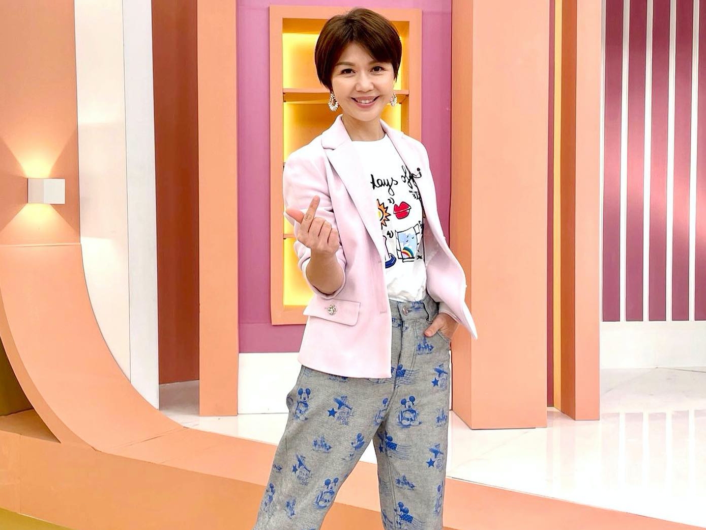 于子育疑是出現疑確診後遺症，忘記大門密碼，最後找鎖匠來開門。（翻攝自于子育臉書）