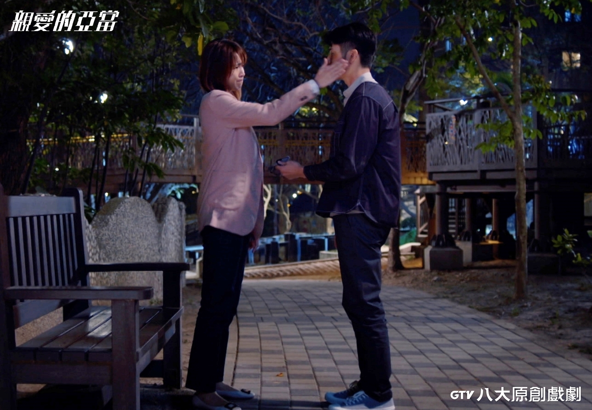 這場曾沛慈狠甩胡宇威巴掌戲，胡宇威笑言還蠻有感覺的！（八大電視提供）