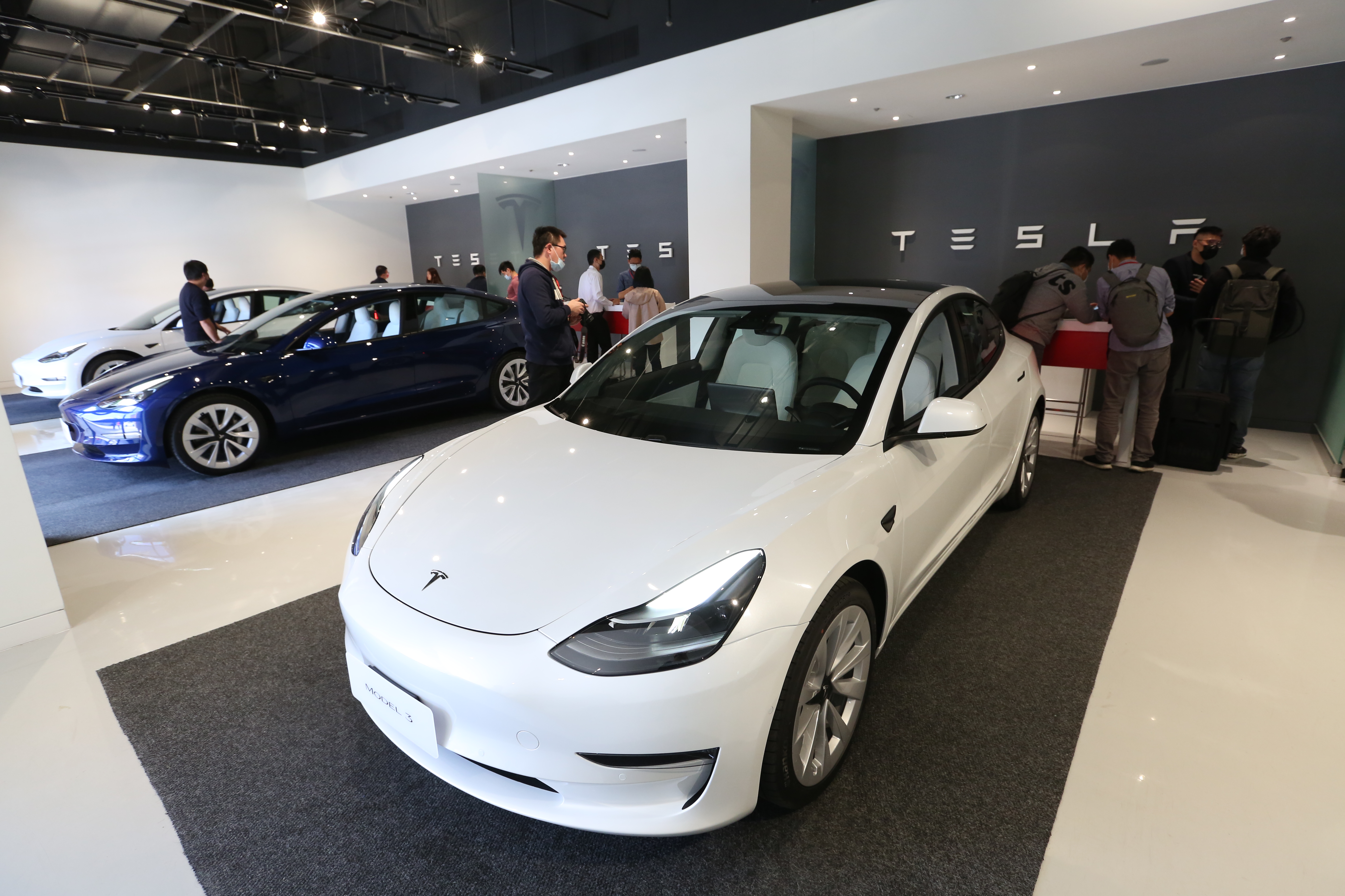 5月車市冷颼颼，僅有豐田、現代與特斯拉（圖）比去年同期成長。（本刊資料照）