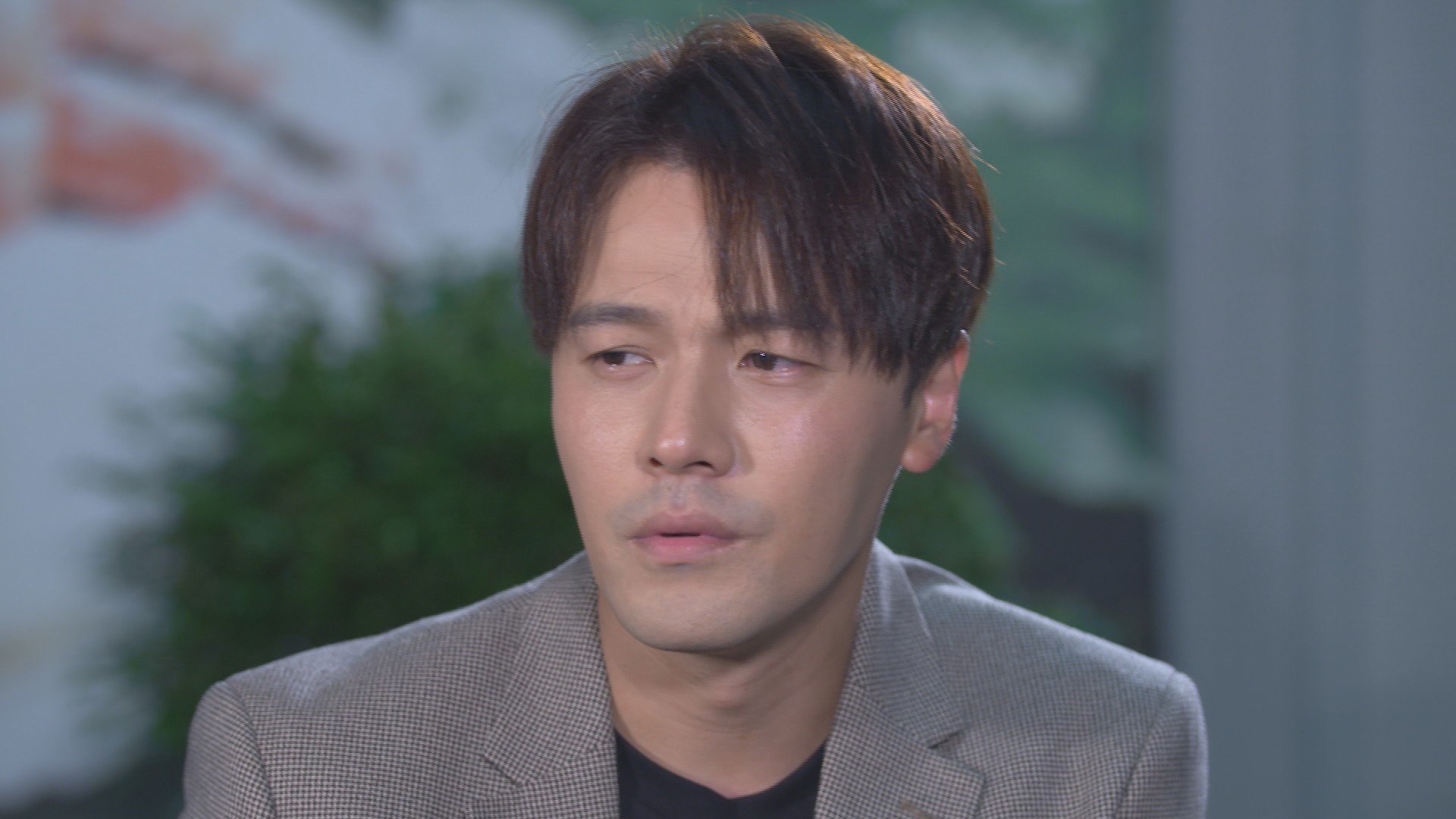 黃文星今天過生日，開心這一場跟廖苡喬的對手戲火花四射。（民視提供）