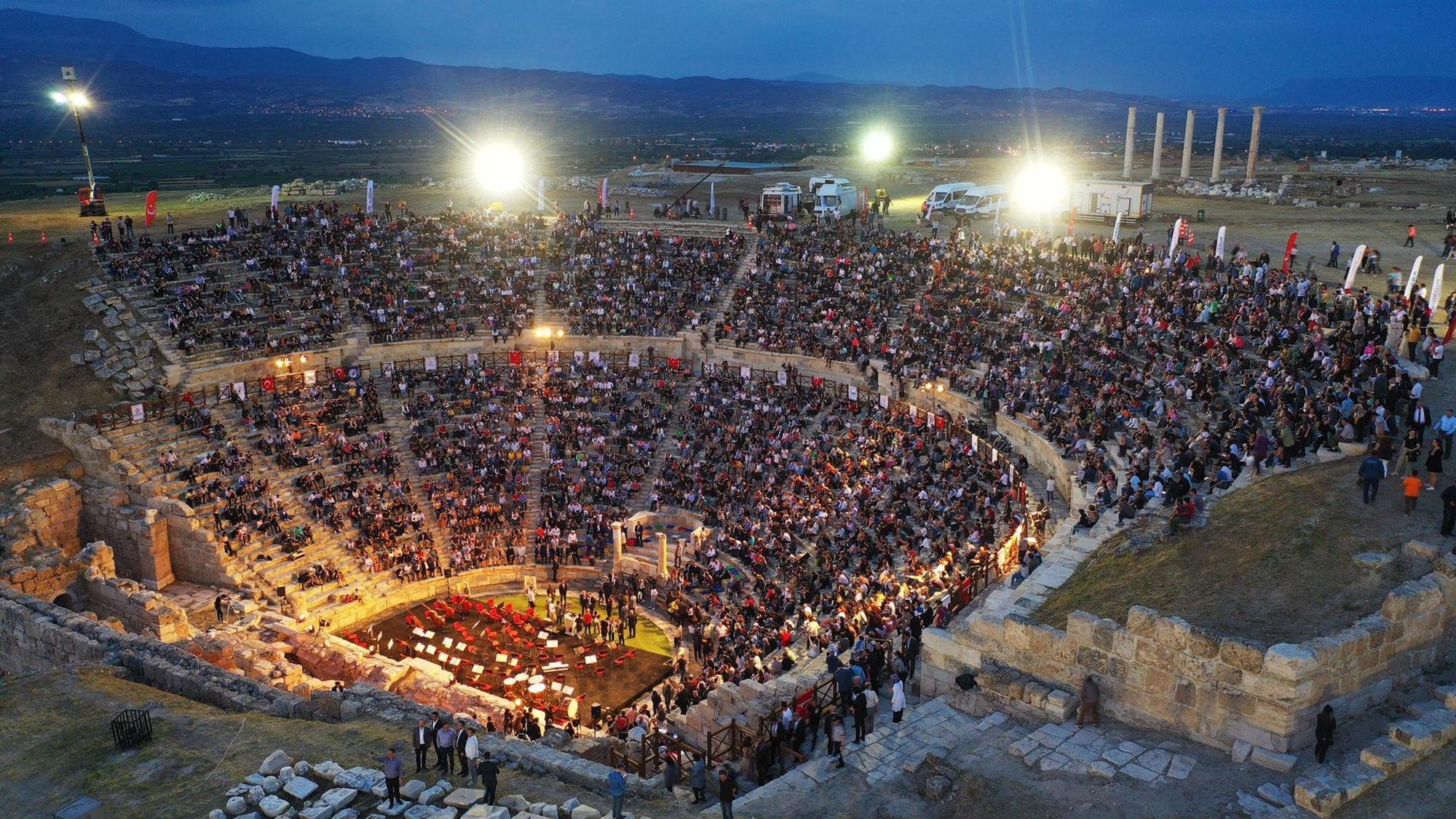 土耳其老底嘉劇院（Ancient Laodicea Theatre）沉寂了1690年後再次響起掌聲。（ 土耳其旅遊推廣發展局提供 ）