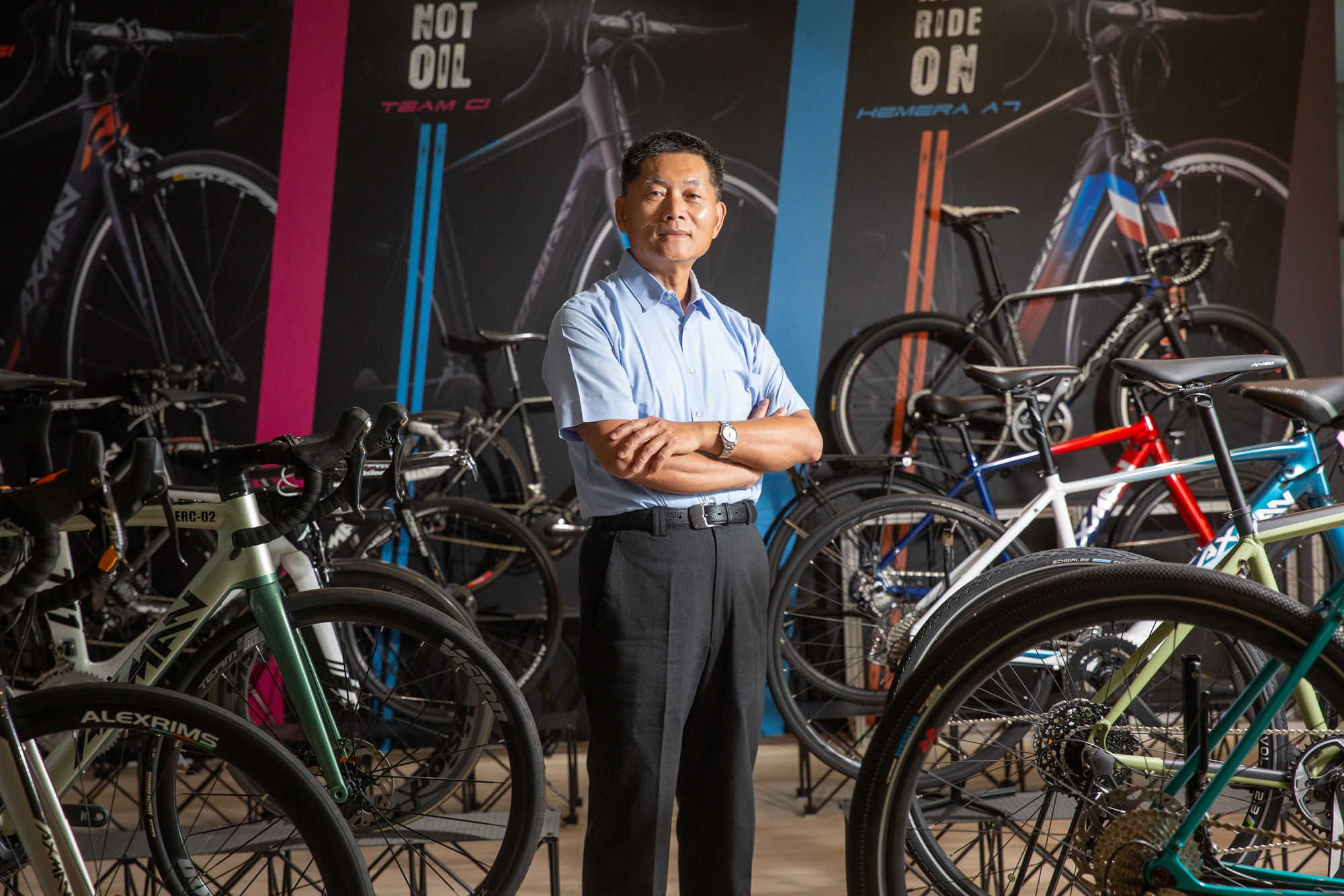 江永平投入自行車產業38年，碳纖維車架尚未普遍時，即投入研發生產，搶到許多歐美客戶代工訂單。