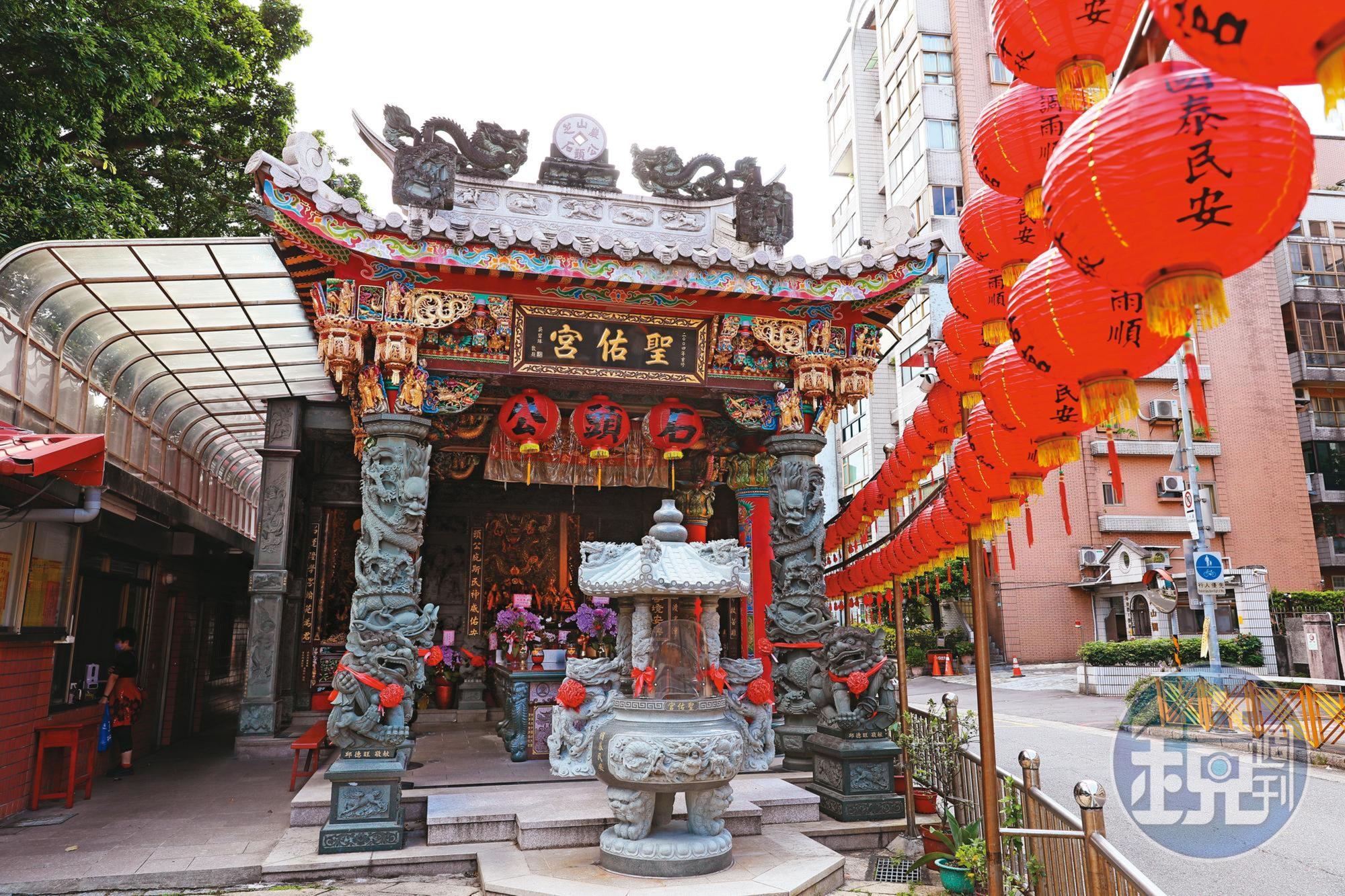 台北市芝山捷運站附近的廟宇,也是涂男的藏身處所之一。