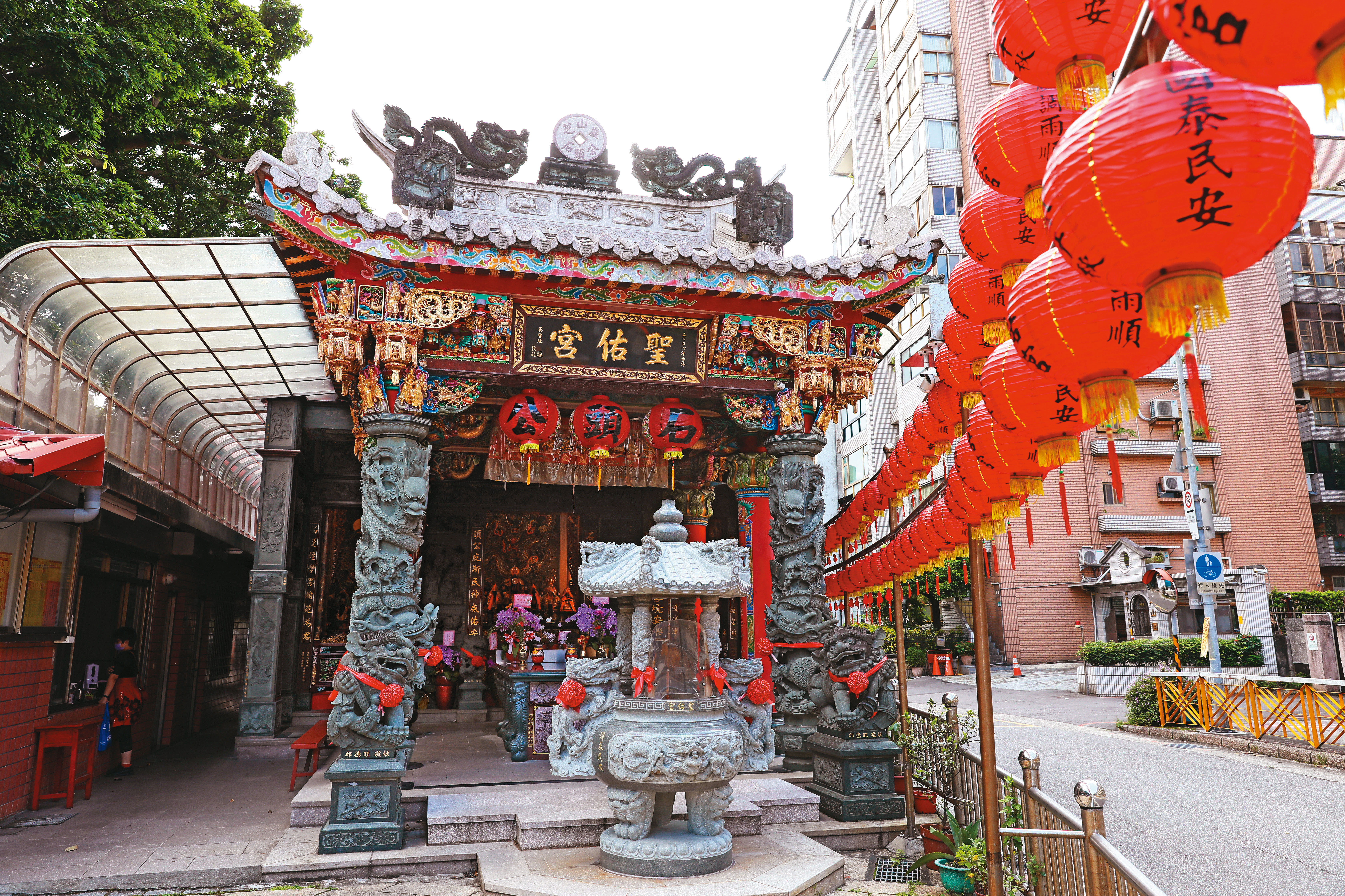 台北市芝山捷運站附近的廟宇，也是涂男的藏身處所之一。