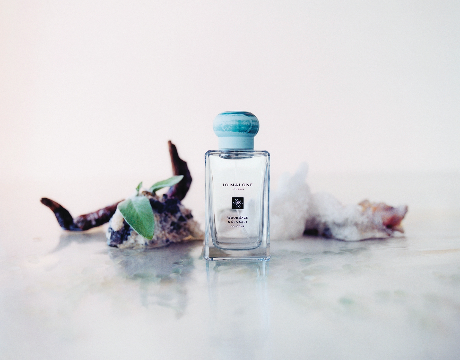 Jo Malone London推出2022年英倫遨游系列。鼠尾草與海鹽香水 NT$5,450/100ml（Jo Malone London提供）