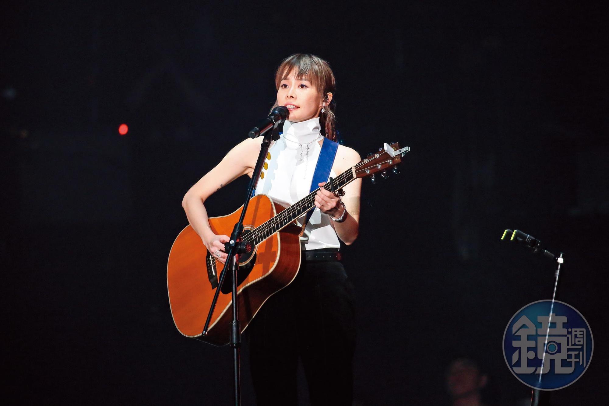 電玩主題曲由鄭宜農作詞、作曲，以療癒溫柔的歌聲撫慰人心。