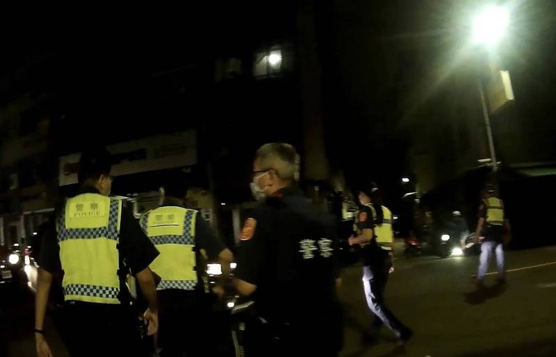 警方「快打部隊」趕抵現場時,邱男等人已經鳥獸散。(警方提供)