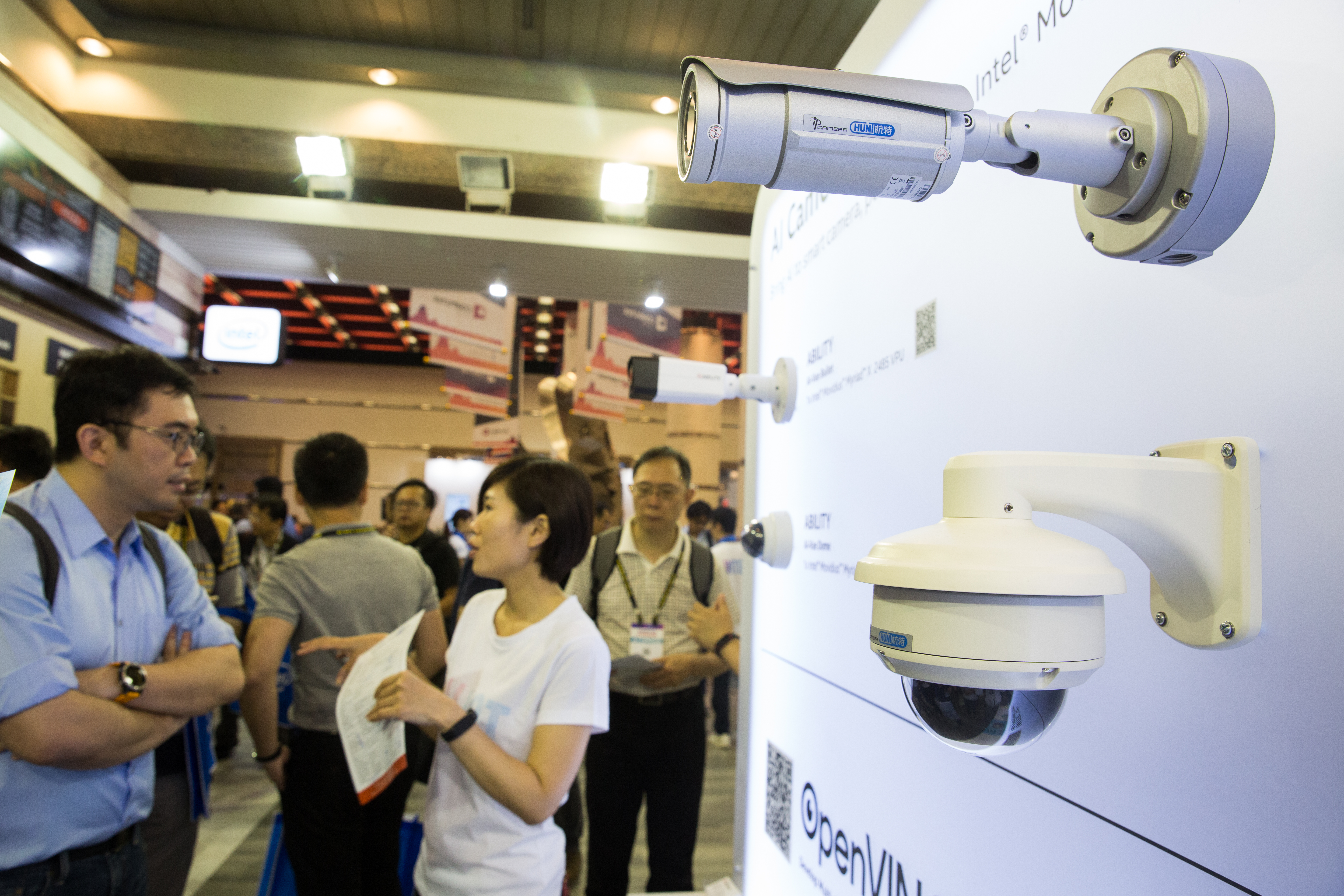 大猩猩科技所提供的AI辨識技術，可應用於機場、火車站用來控管人流。