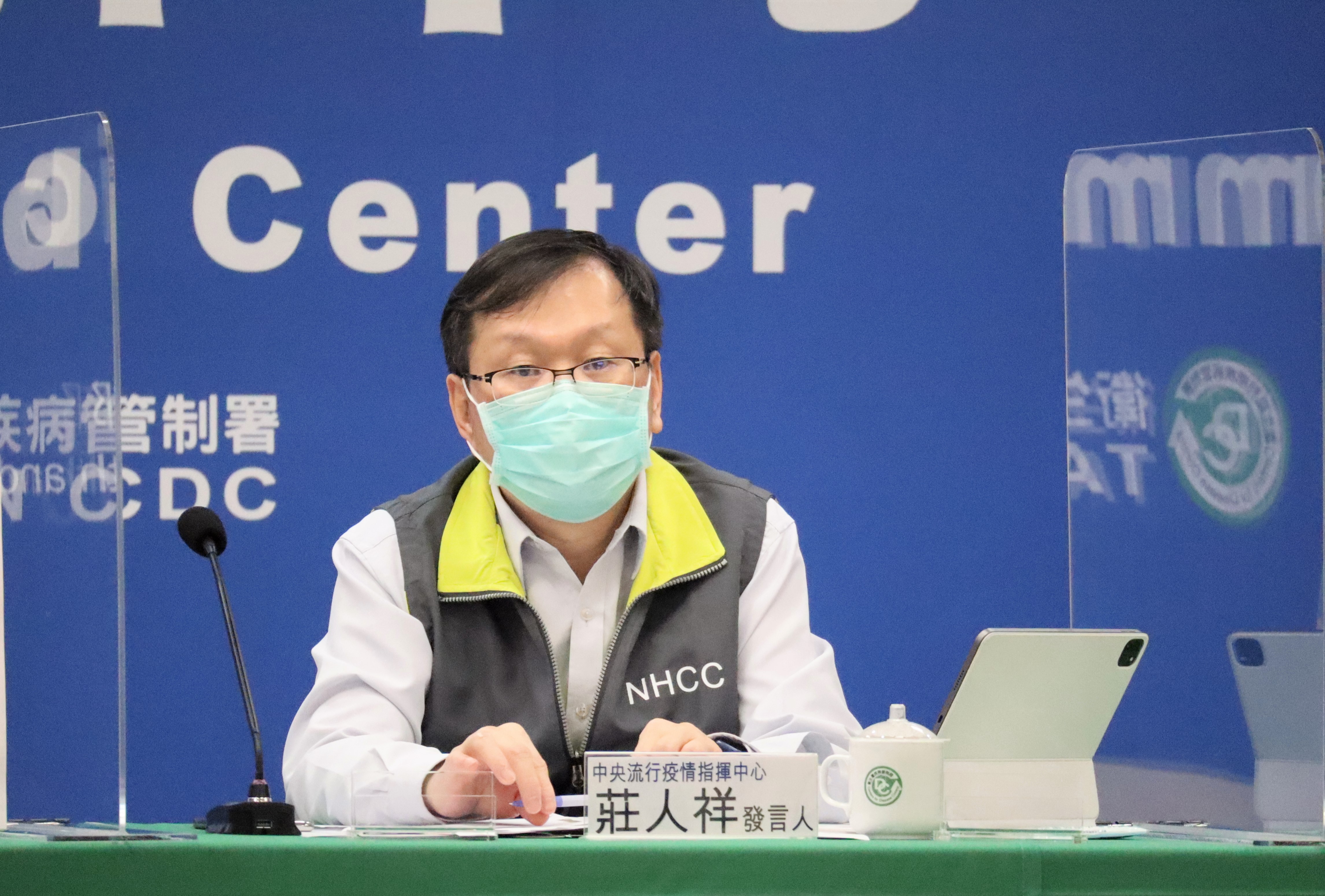 對於侯漢廷稱再次確診，莊人祥（圖）表示，這狀況應該處於陰陰陽陽的階段。（指揮中心提供）