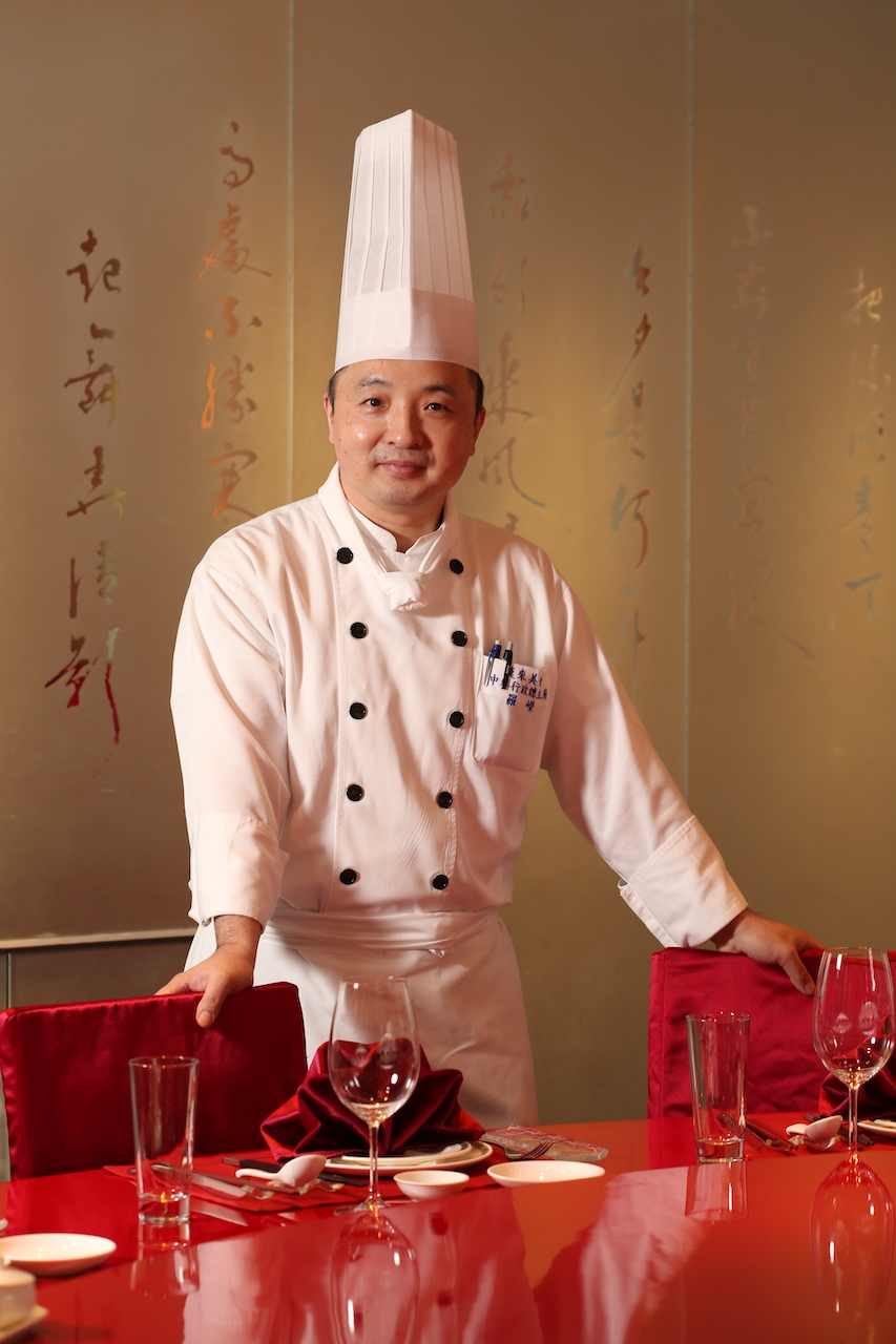 品牌長羅嶸擁有粵菜料理資歷30幾年，中國八大菜系及各色功夫菜色都難不了他。