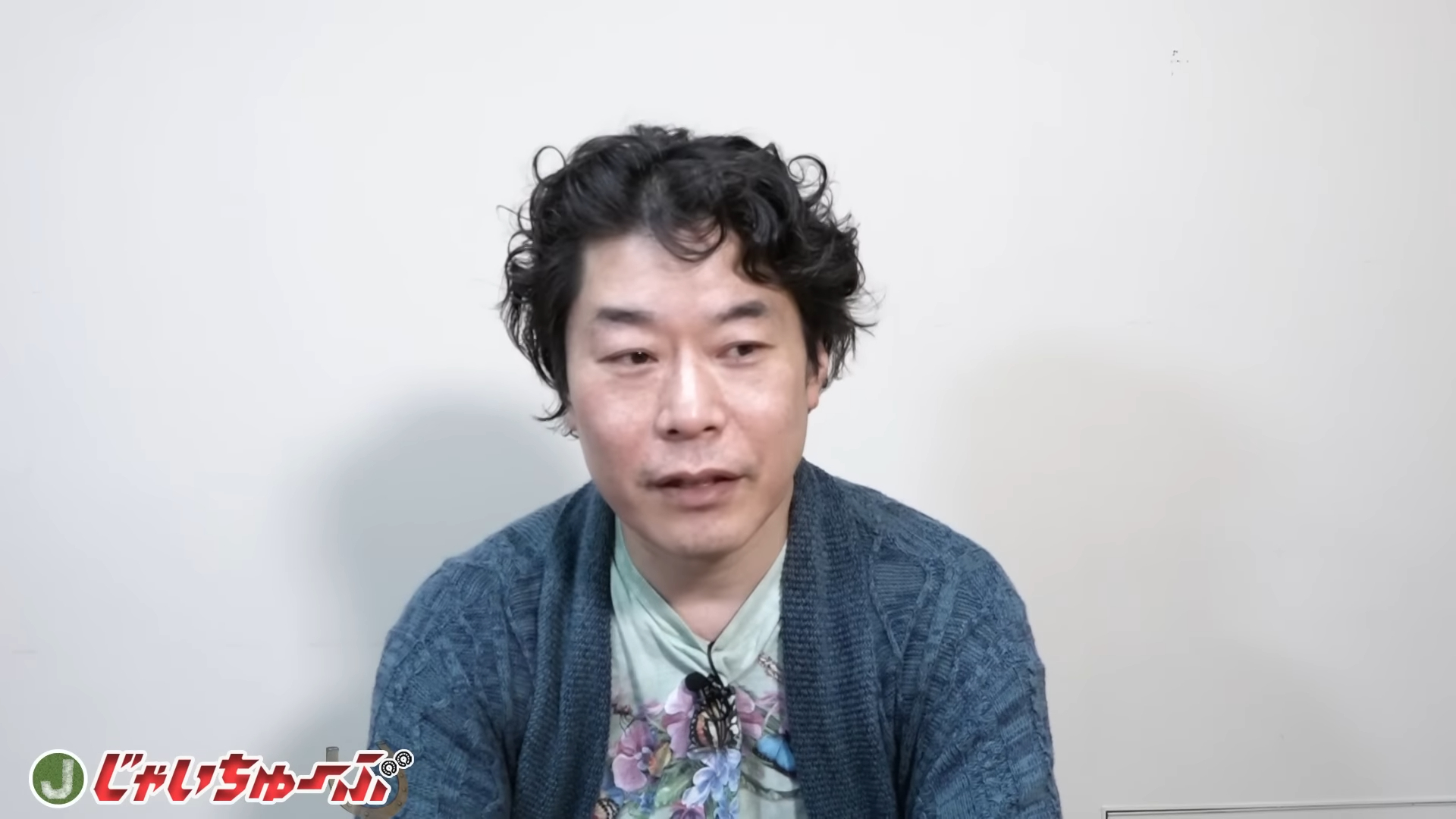 日本諧星JAY去年靠賭馬贏錢，卻也因此宣告破產。（翻攝自YouTube畫面）