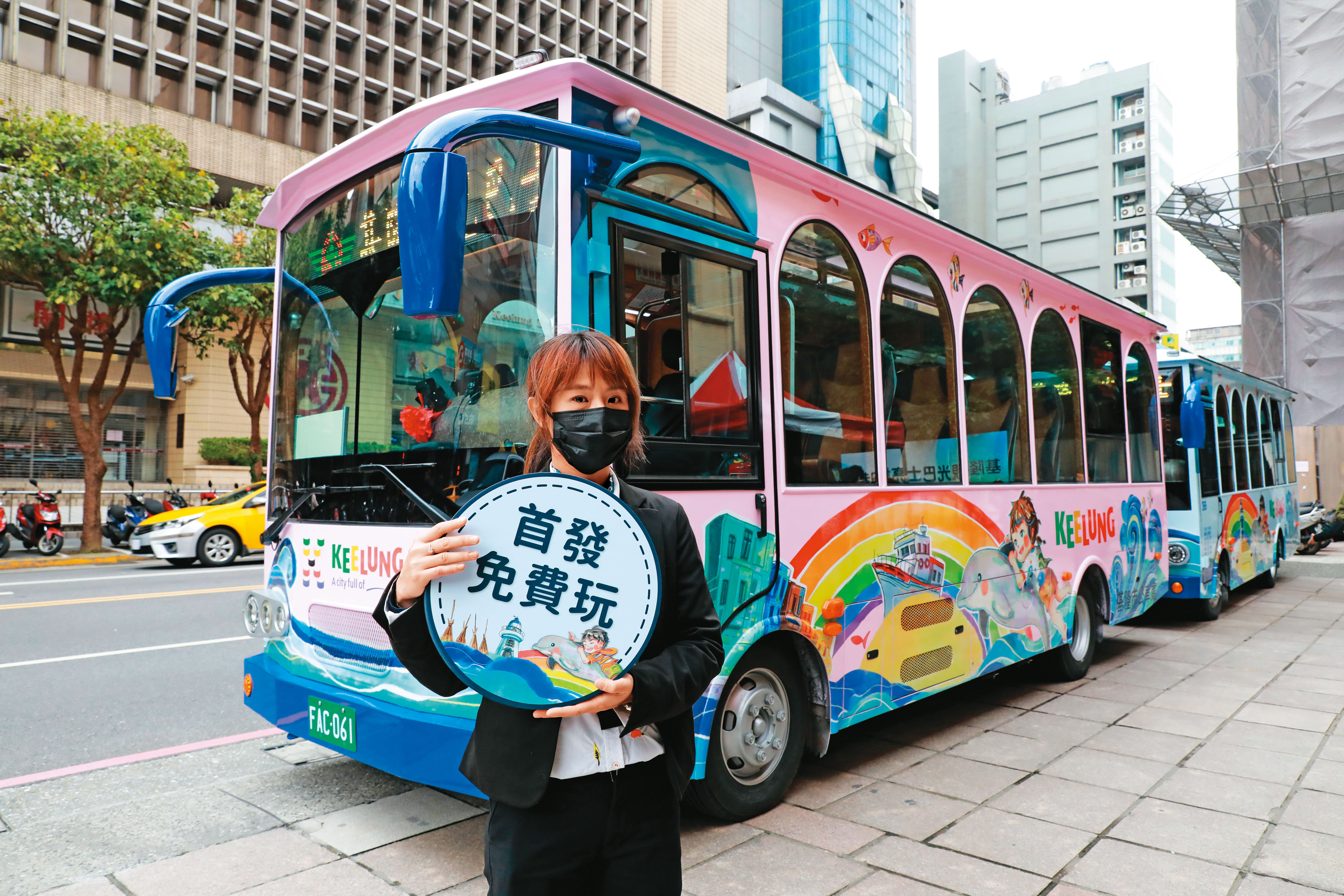 黨政人士指，補助國旅也是為解封邊境後的出國潮預做準備。