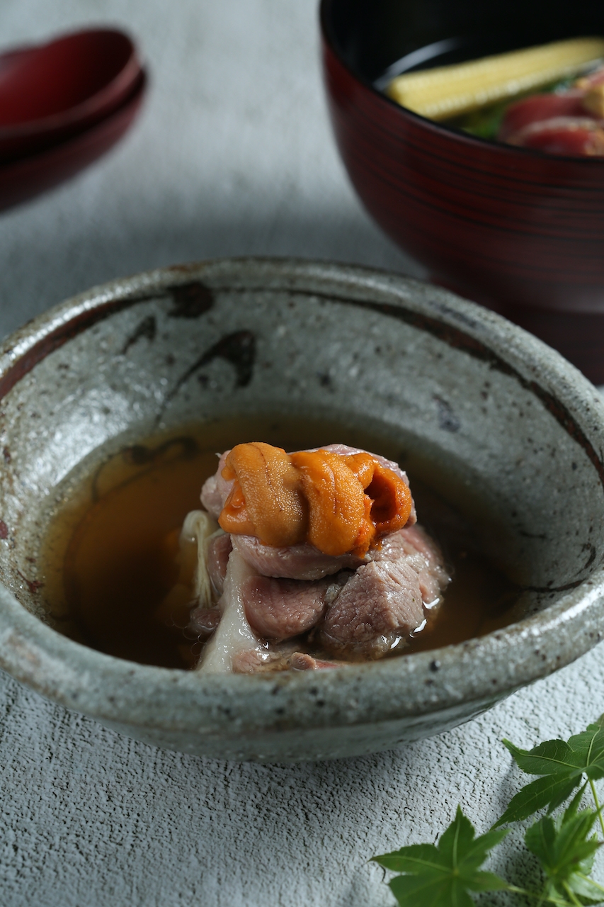 「東港黑鮪魚鍋」魚肉厚實，如嘗牛肉般肉味豐盈。（Ukai Kaiseki懷石，4,800元套餐菜色）