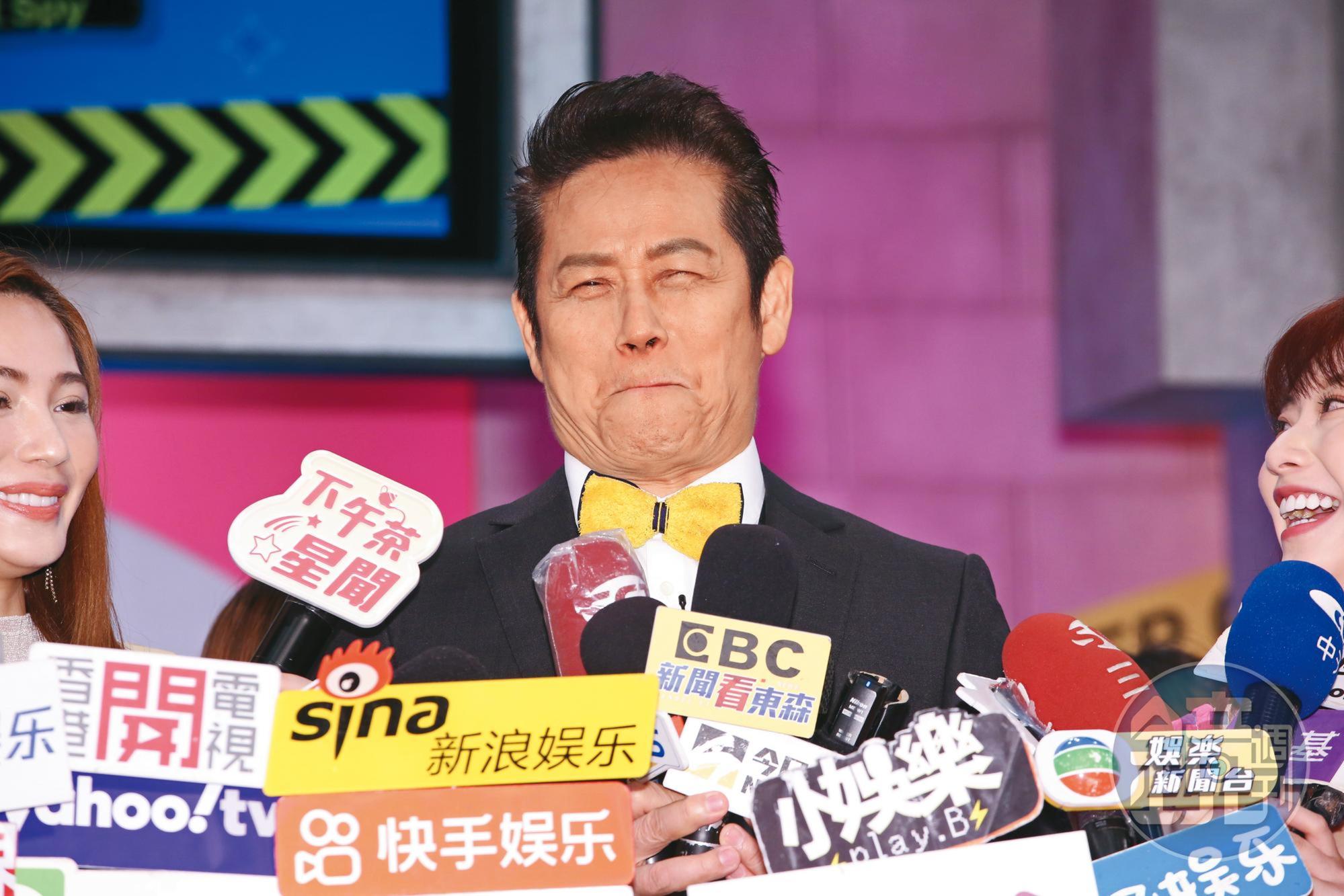 徐乃麟和老婆因確診一起隔離,被問感情有變好嗎?學學乃哥「嘴巴上拉鍊」。