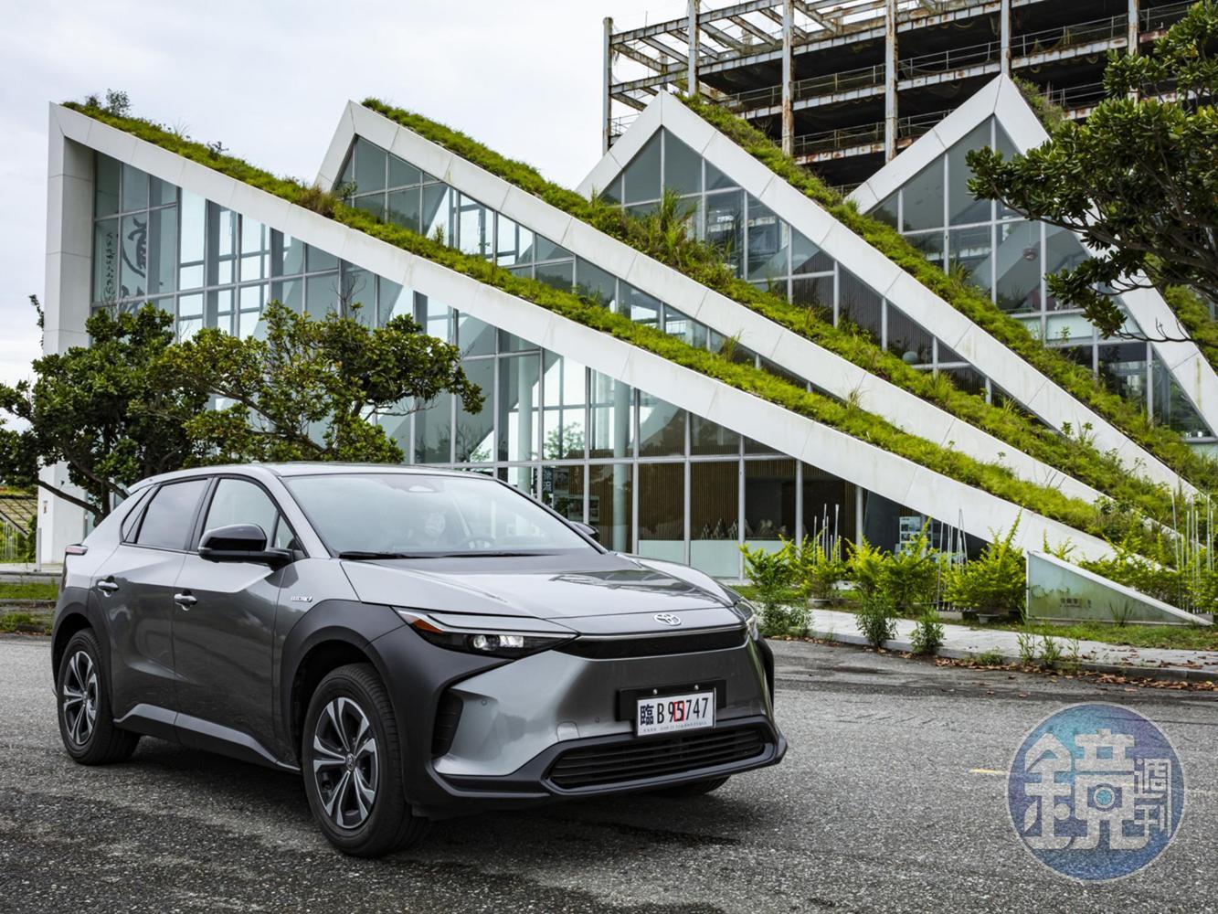 TOYOTA bZ4X
