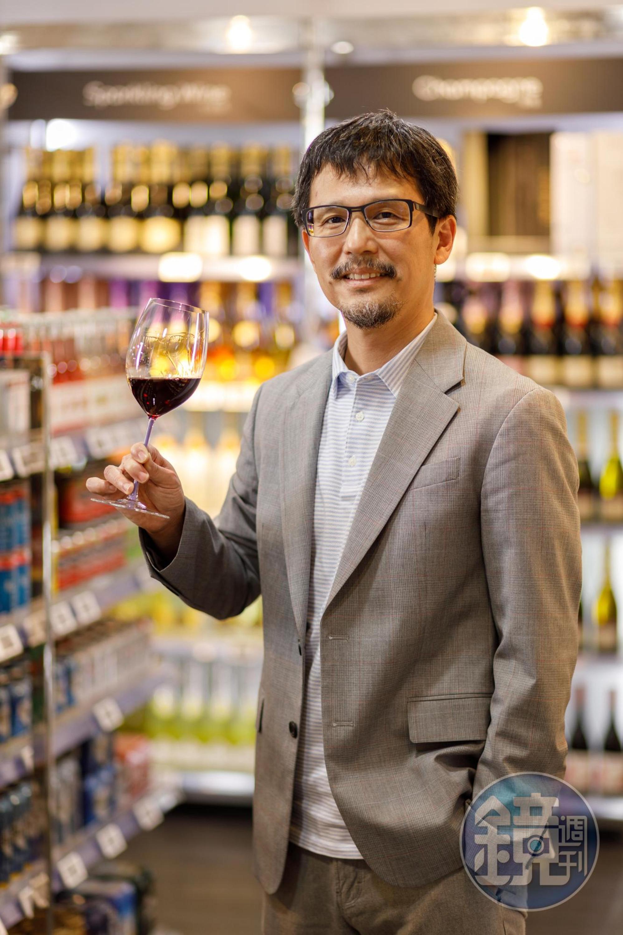 周子勤曾在工研院創立全台首個企業內的葡萄酒社，也經常為企業團體開設品酒課程。