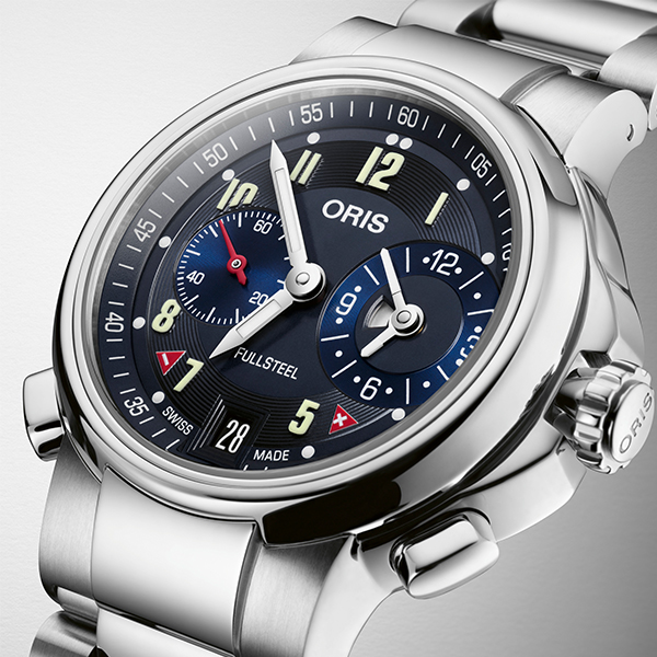 之前ORIS也曾經將Calibre 690搭在Big Crown ProPilot錶款上面，但因為不像這款Full Steel Worldtimer錶殼必須多開兩個孔容納快調按把的設計，因此那款的防水可達100米、Full Steel Worldtimer則是防水50米，不過以日常防水來說也算是夠用的規格了。