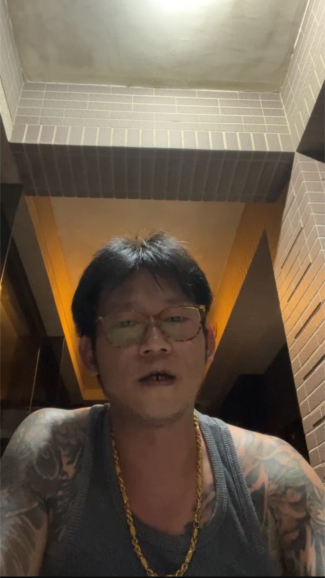 日前顏正國開直播狂譙有人與他合夥卻不照合約走，還恐嚇他，怒罵「人不要臉天下無敵」。（翻攝自顏正國臉書）