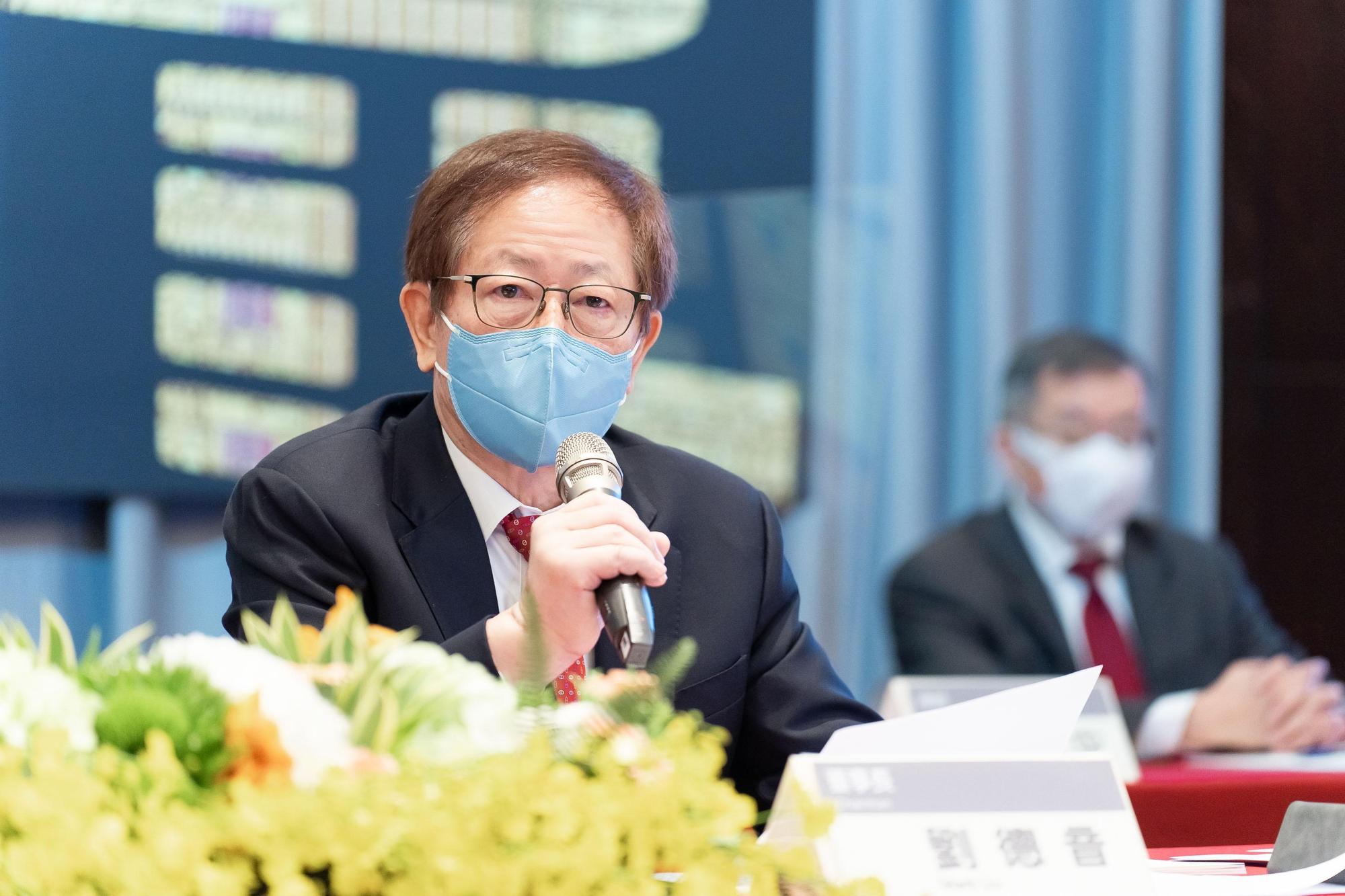 台積電董事長劉德音強調，雖然全球的實體的經濟與半導體產業鏈存貨等等調整都還在進行當中，但台積電產能利用率還是非常滿。（台積電提供）