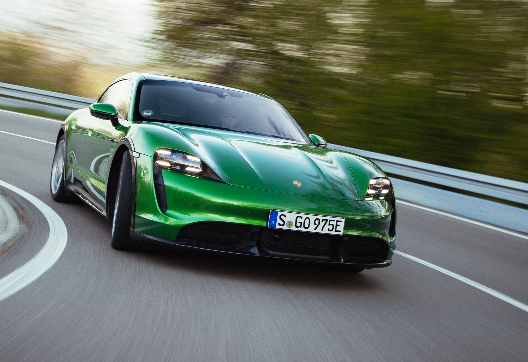 【2022最新純電勁車入手指南-09】越野跑車魂！PORSCHE Taycan Cross Turismo