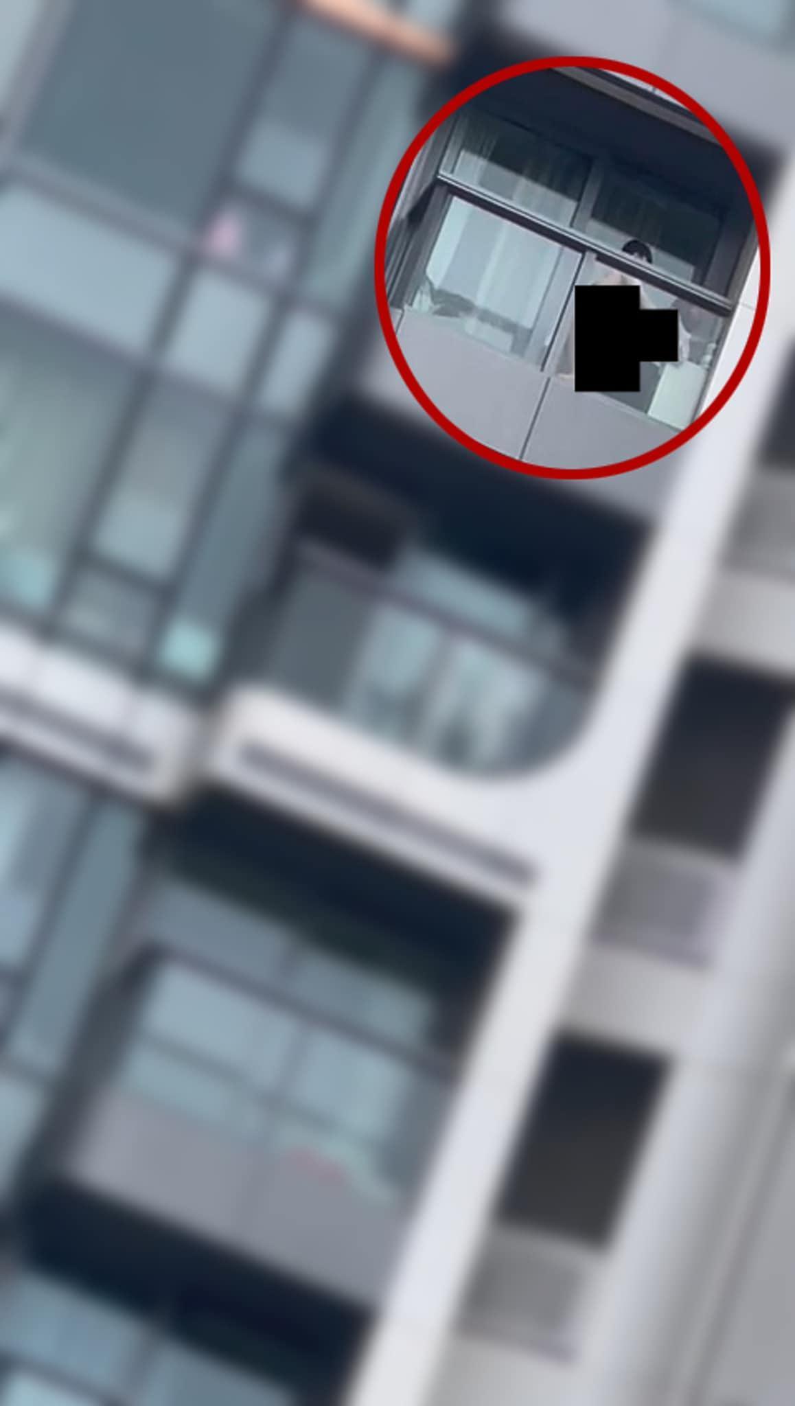 近日香港一對男女在陽台做愛被偷拍，影片在網路瘋傳引起熱議。（翻攝自推特）
