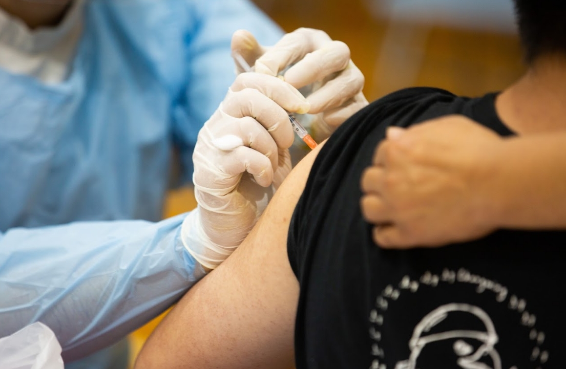 新竹市指出，體育館施打站自今至週五（10日）連續三日開放全年齡、不限劑次且隨到隨打輝瑞／BNT疫苗。（資料照）