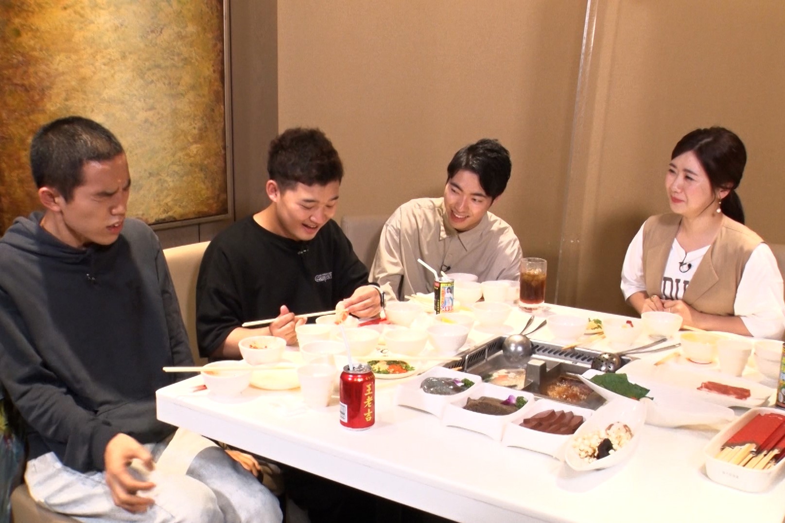 福原愛6日在日綜亮相介紹中華料理，再次遭到日本觀眾嫌棄。（翻攝日本TBS電視台畫面）