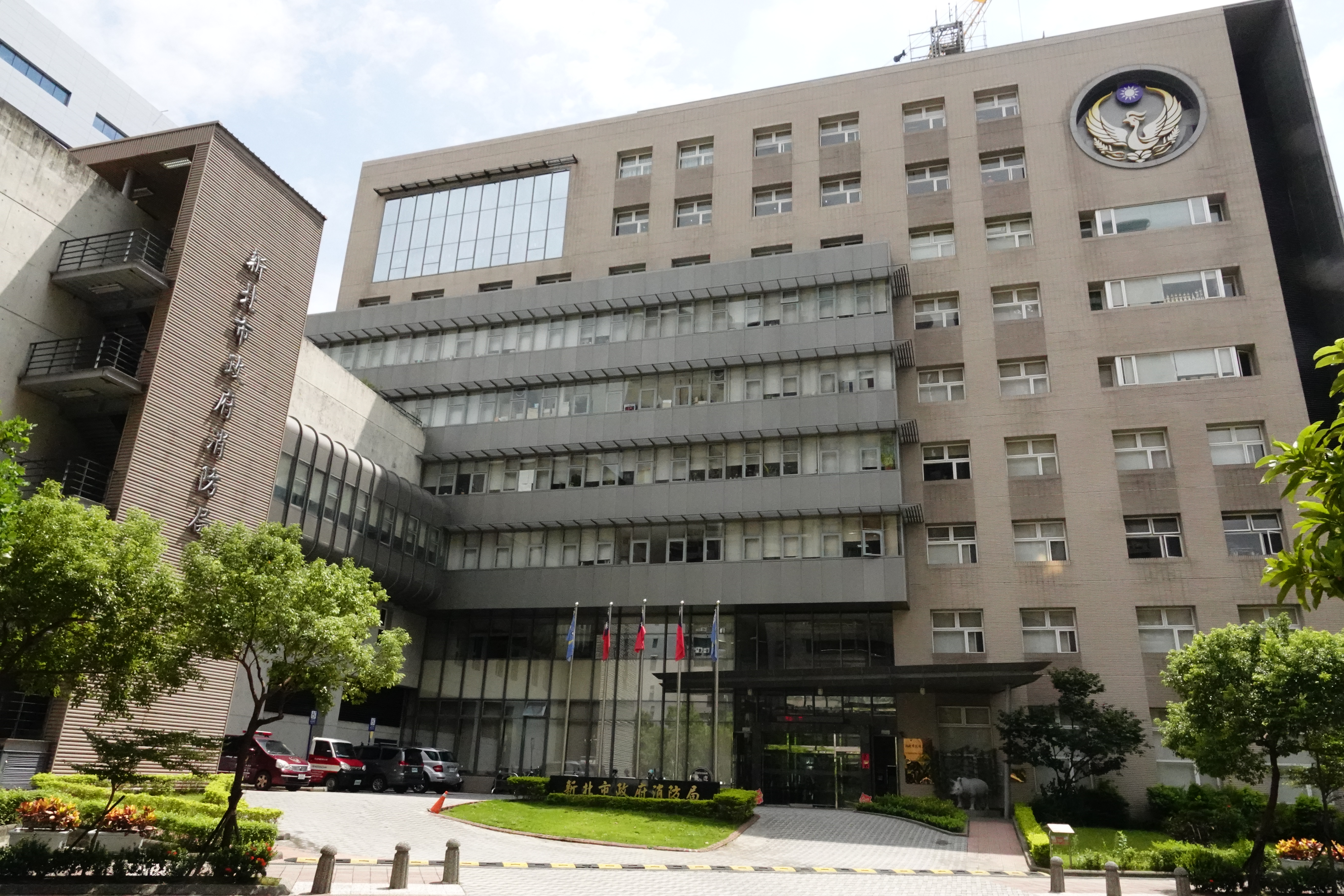 恩恩爸日前到新北消防局參觀報案中心，後來才得知原來看的全是模擬演出，相當錯愕。（本刊資料照）