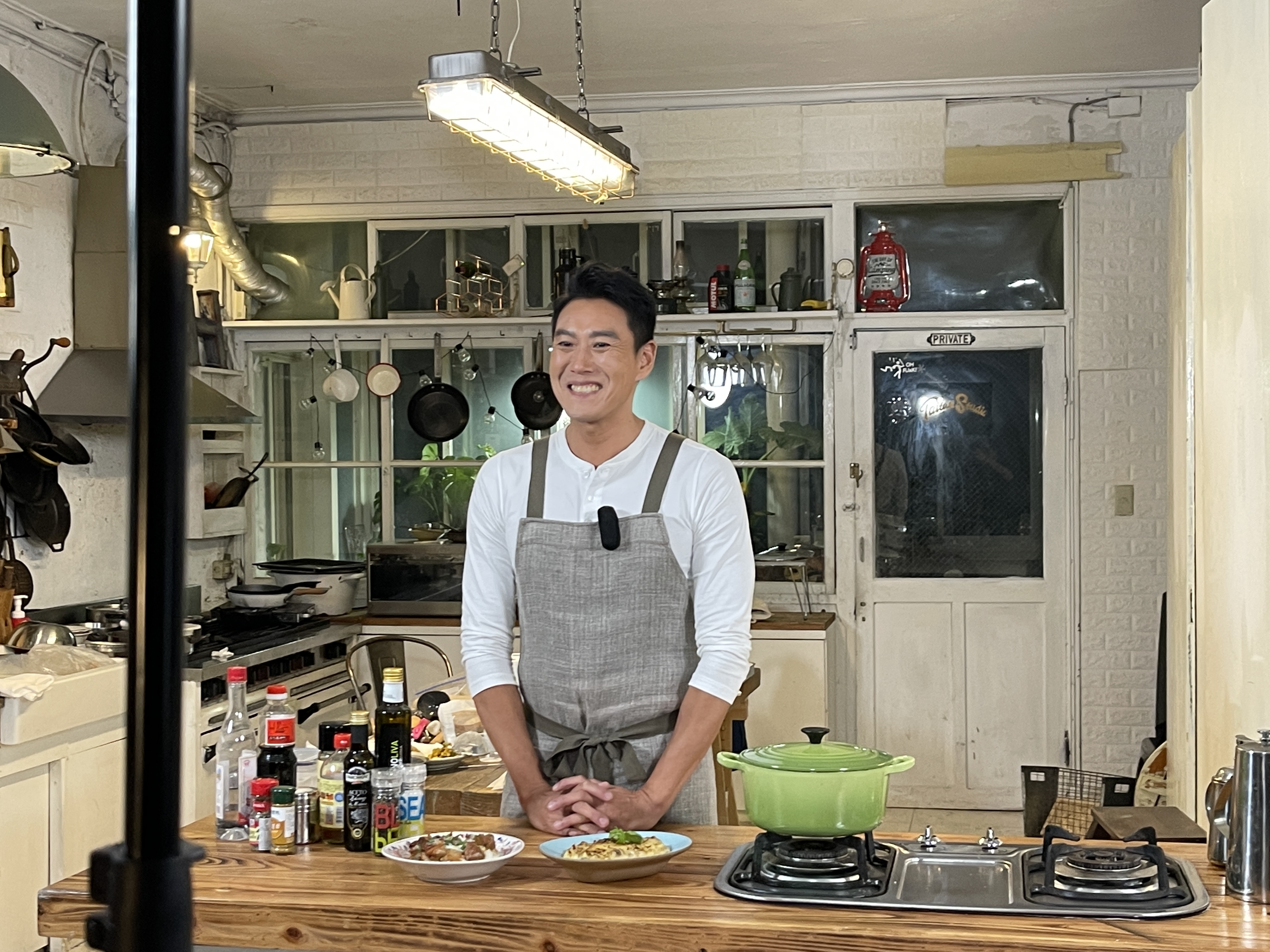 新書熱賣,生日將至,Tomo桑捐新書版稅謝謝台灣。(星浪娛樂、台灣角川提供)