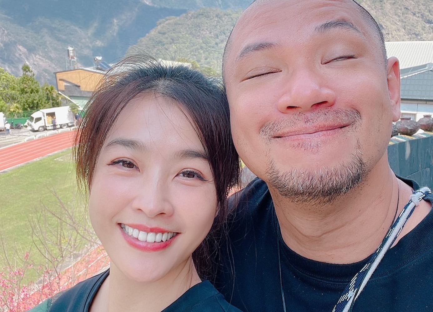 金剛和小嫻分手2個月，還沒走出情傷。（翻攝自金剛臉書）