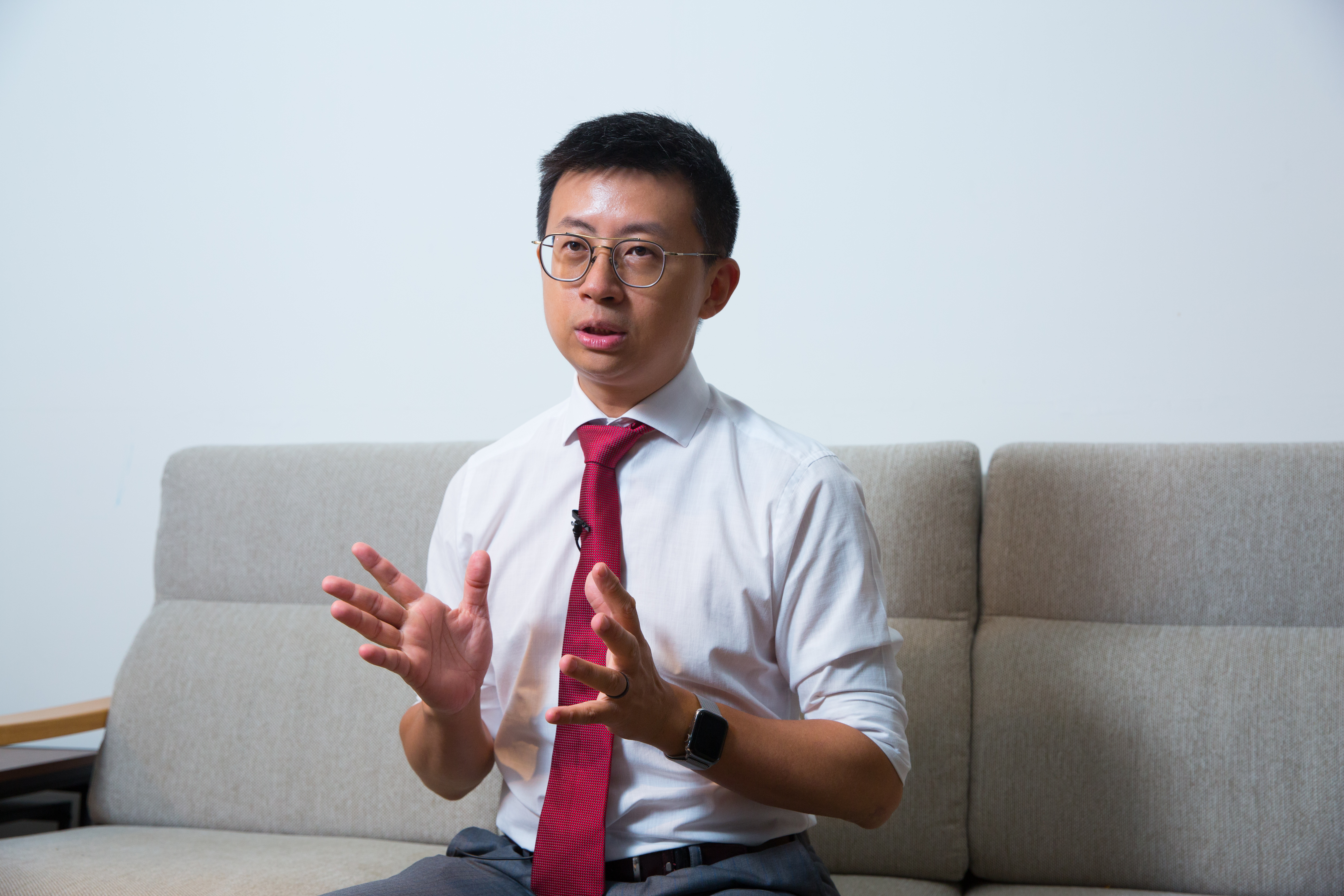 北市府近日因為被抓包許多員工上班使用PTT發政治文引發網軍爭議，不過台北市議員邱威傑有不同看法。（本刊資料照）