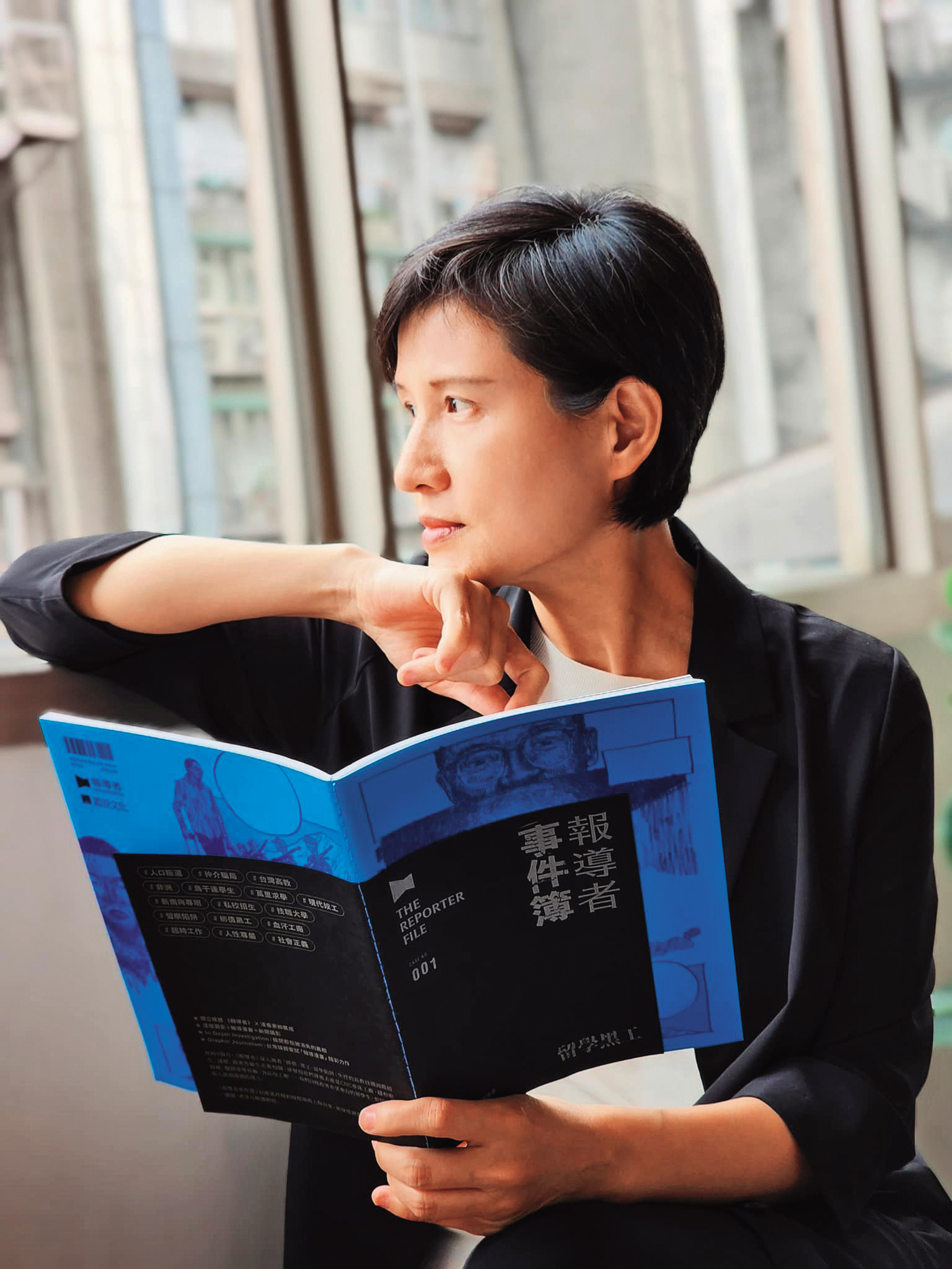 文化部前部長鄭麗君認為「報導漫畫」是新型態的紀實視覺報導，能幫助讀者走進現場，理解事件來龍去脈。（翻攝自鄭麗君臉書）